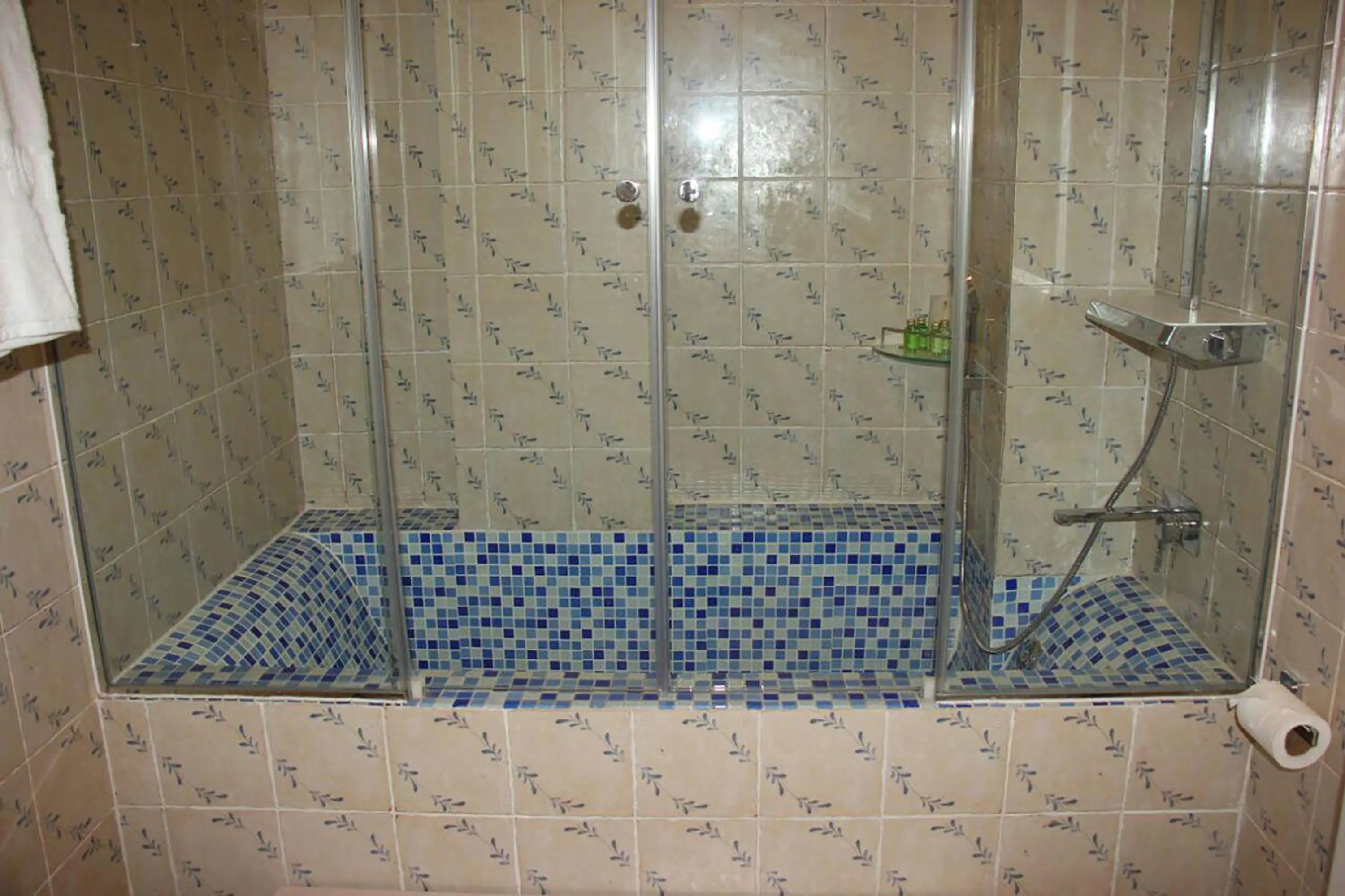 Bathroom in Le Bokor Palace