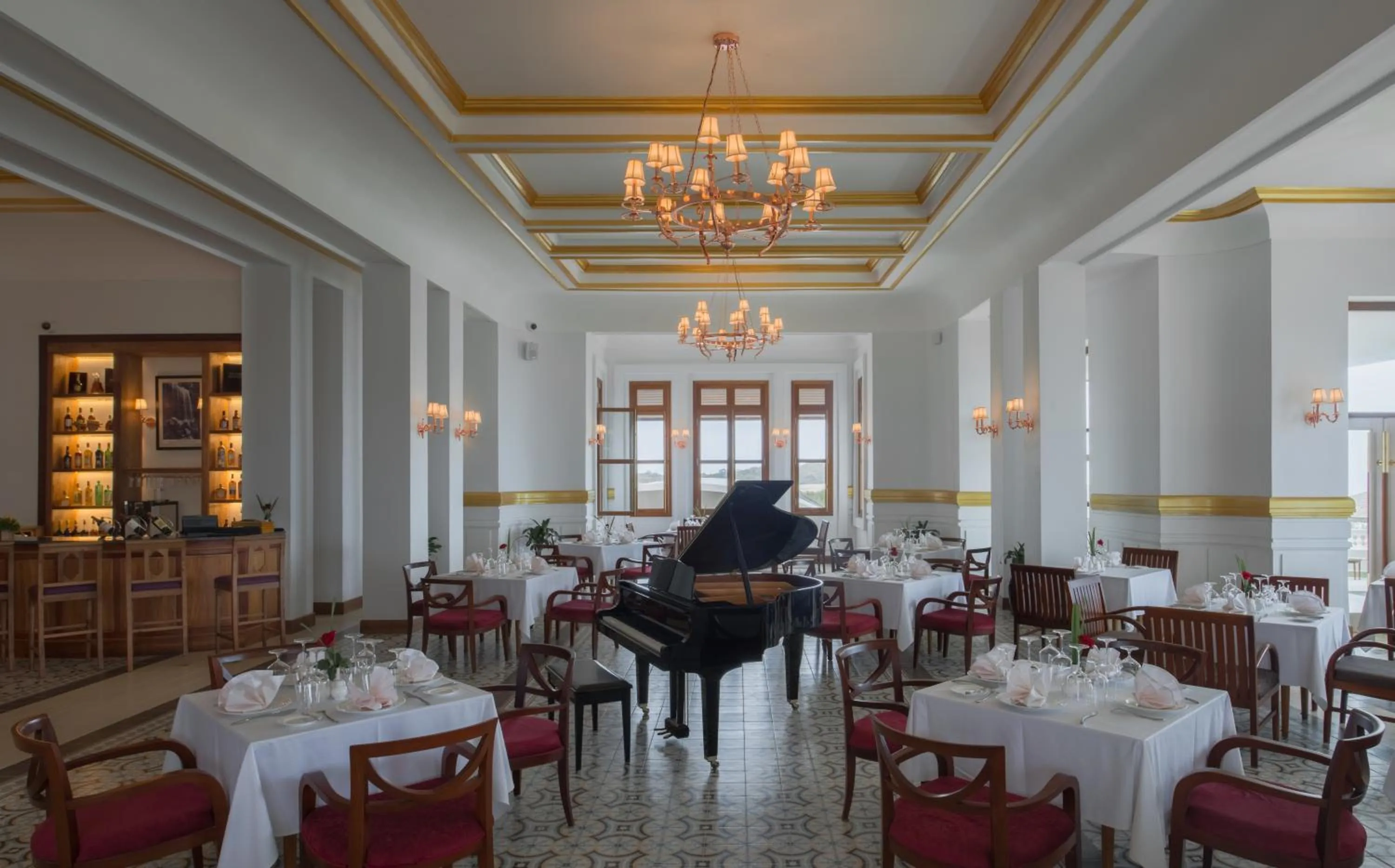 Restaurant/places to eat in Le Bokor Palace