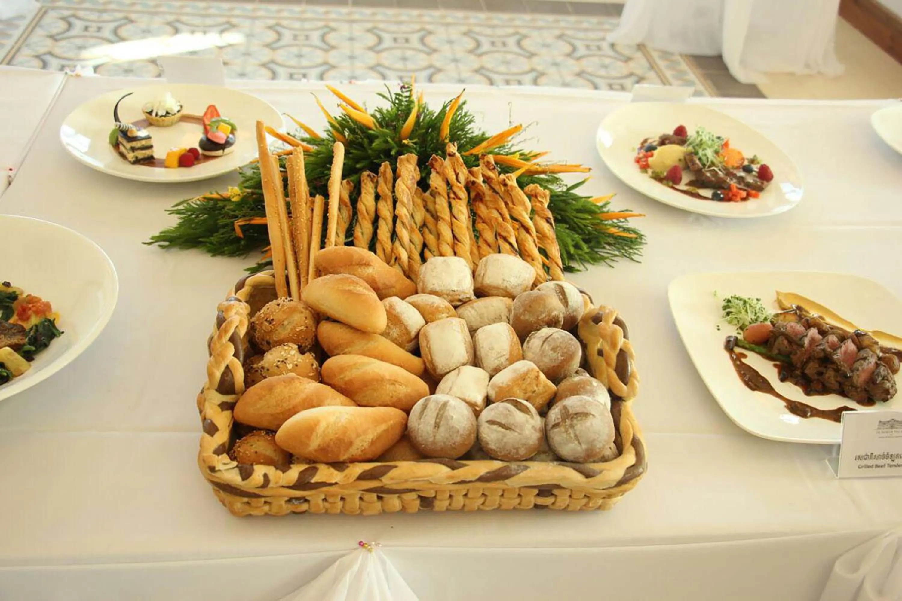 Food and drinks in Le Bokor Palace