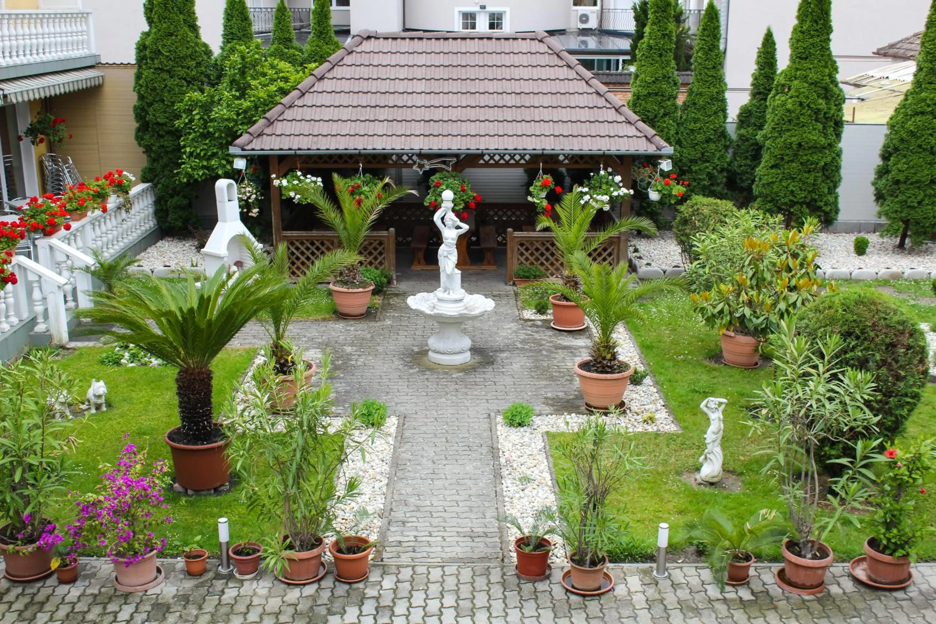 Lídia Hotel