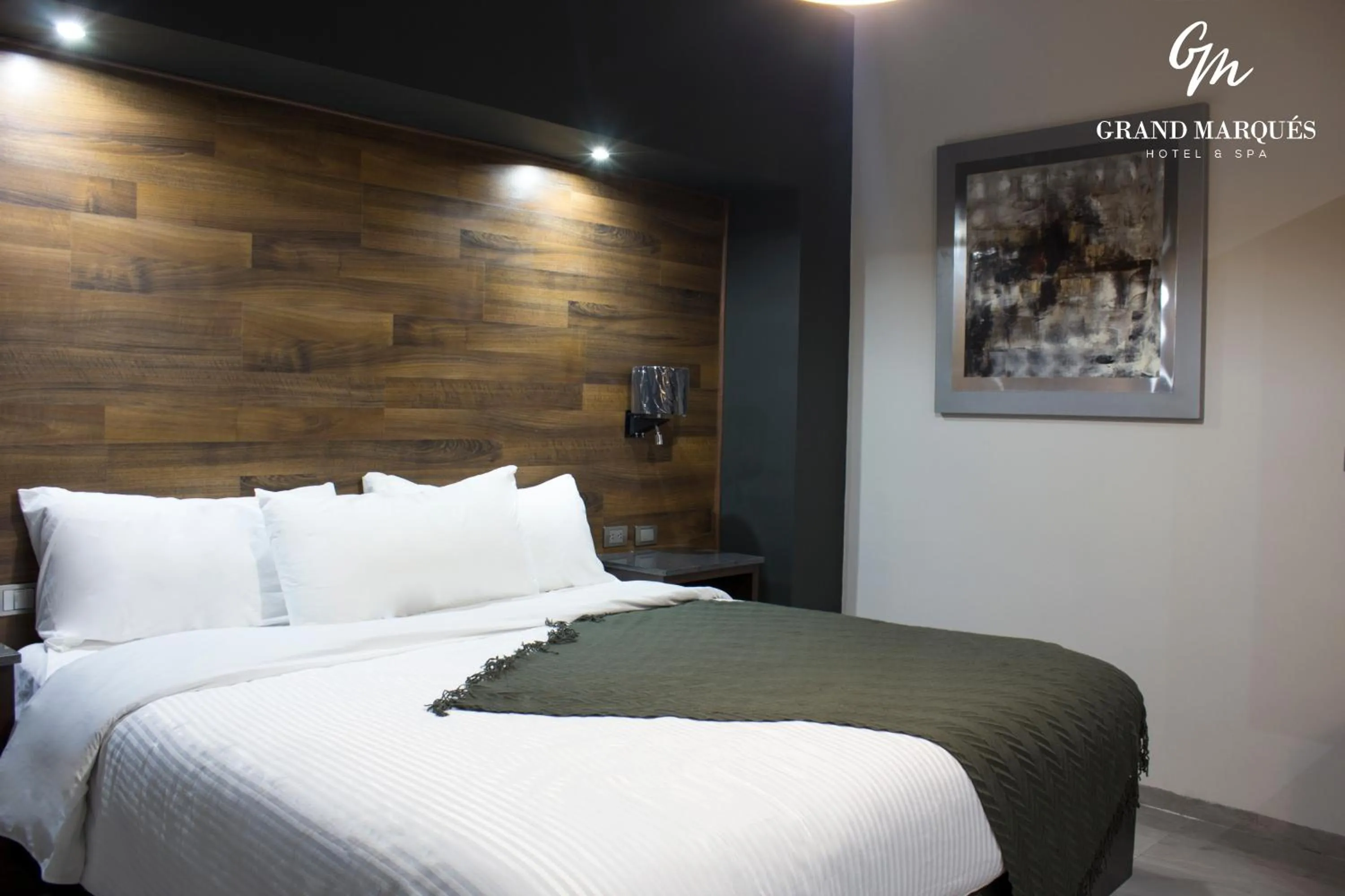 Bed in Grand Marques