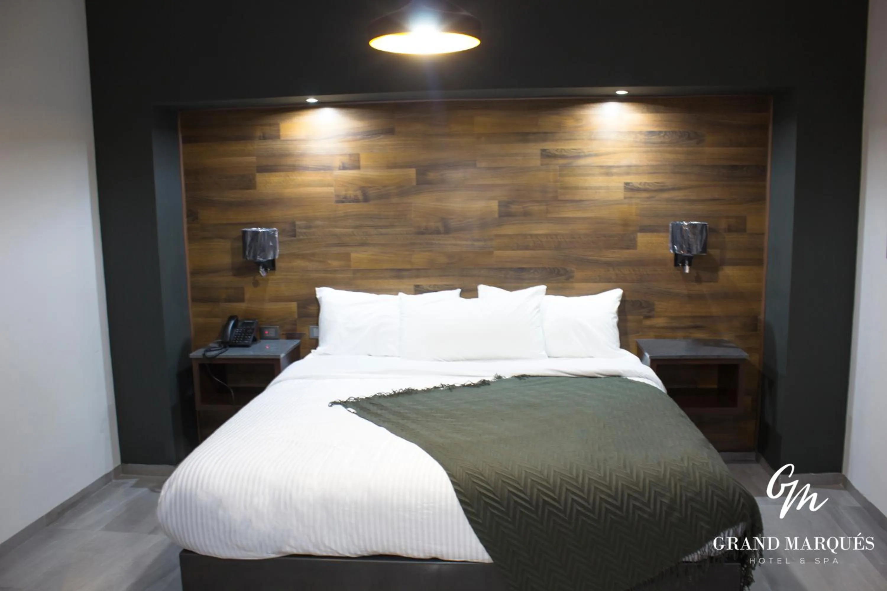 Bed in Grand Marques