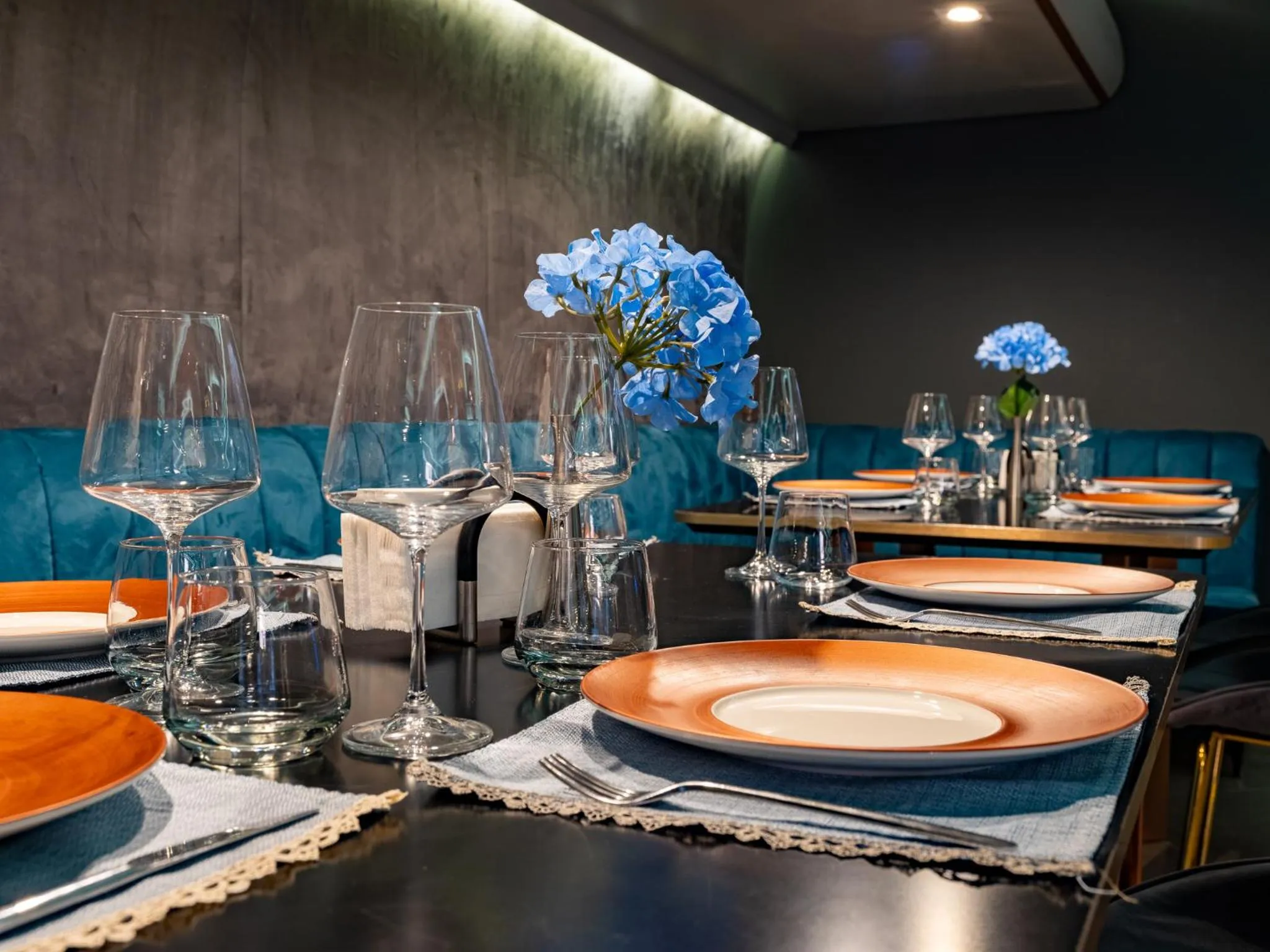 Restaurant/places to eat in Hotel Concorde