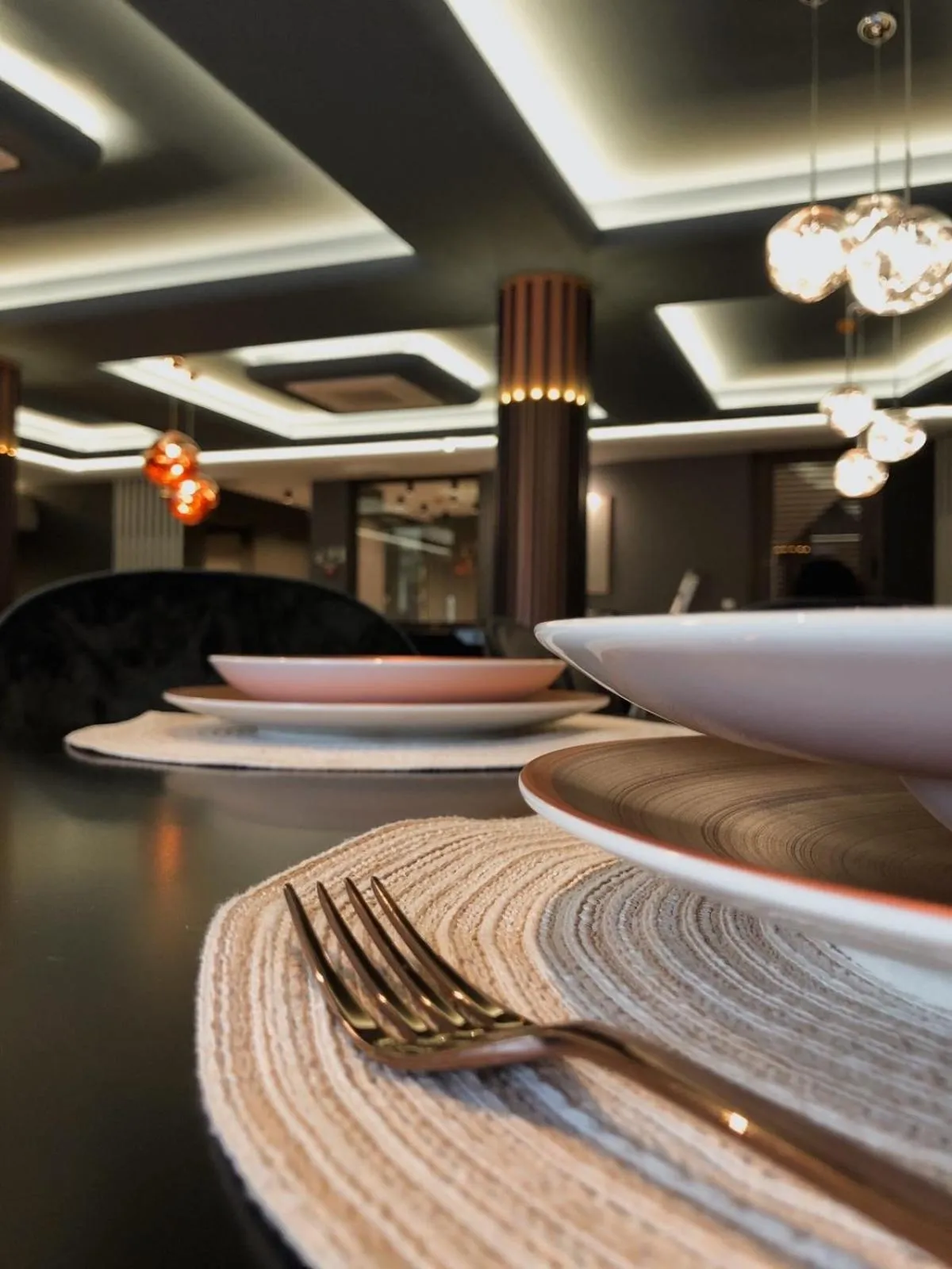 Restaurant/places to eat in Hotel Concorde