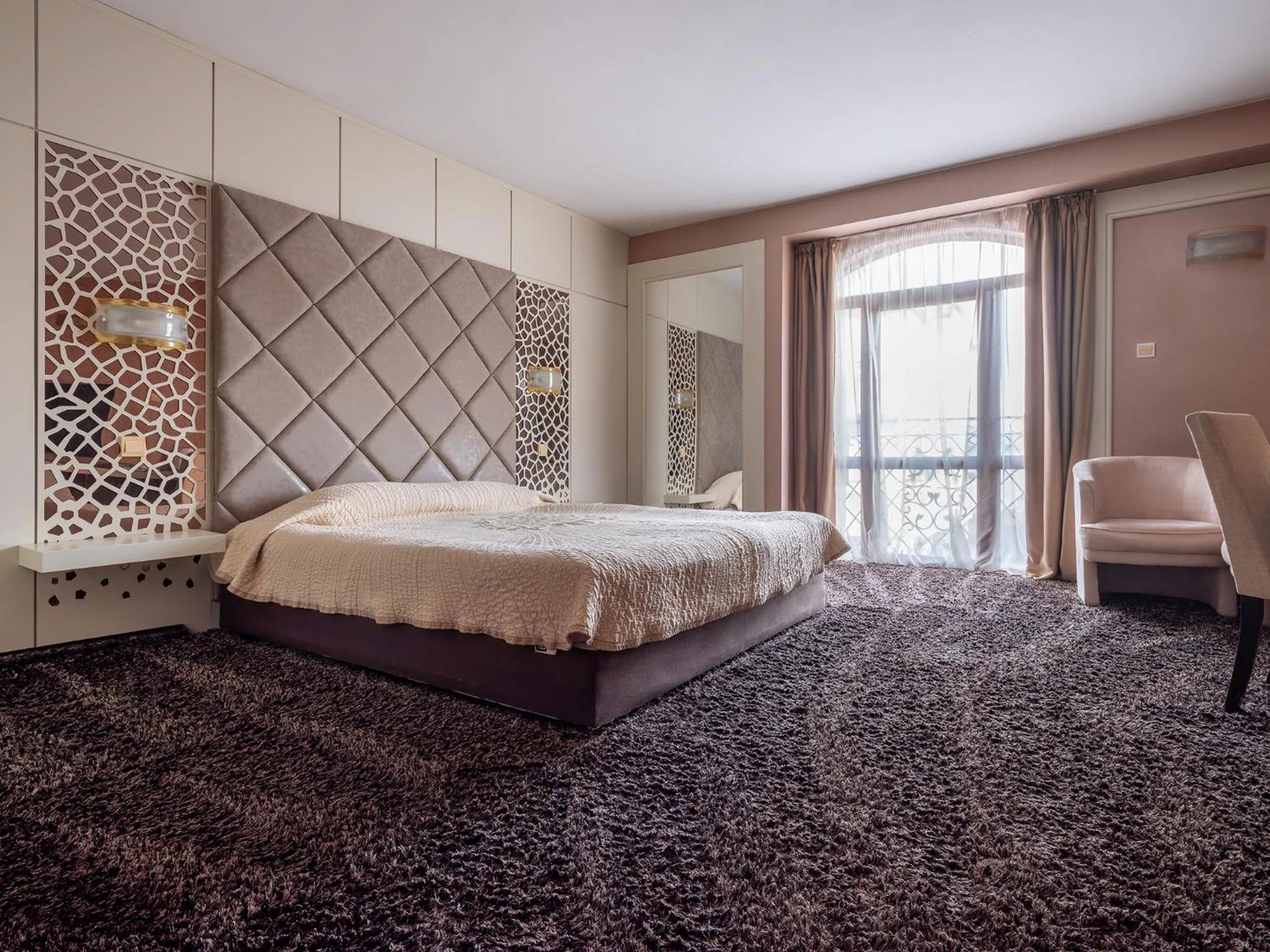 Bed in Hotel Concorde