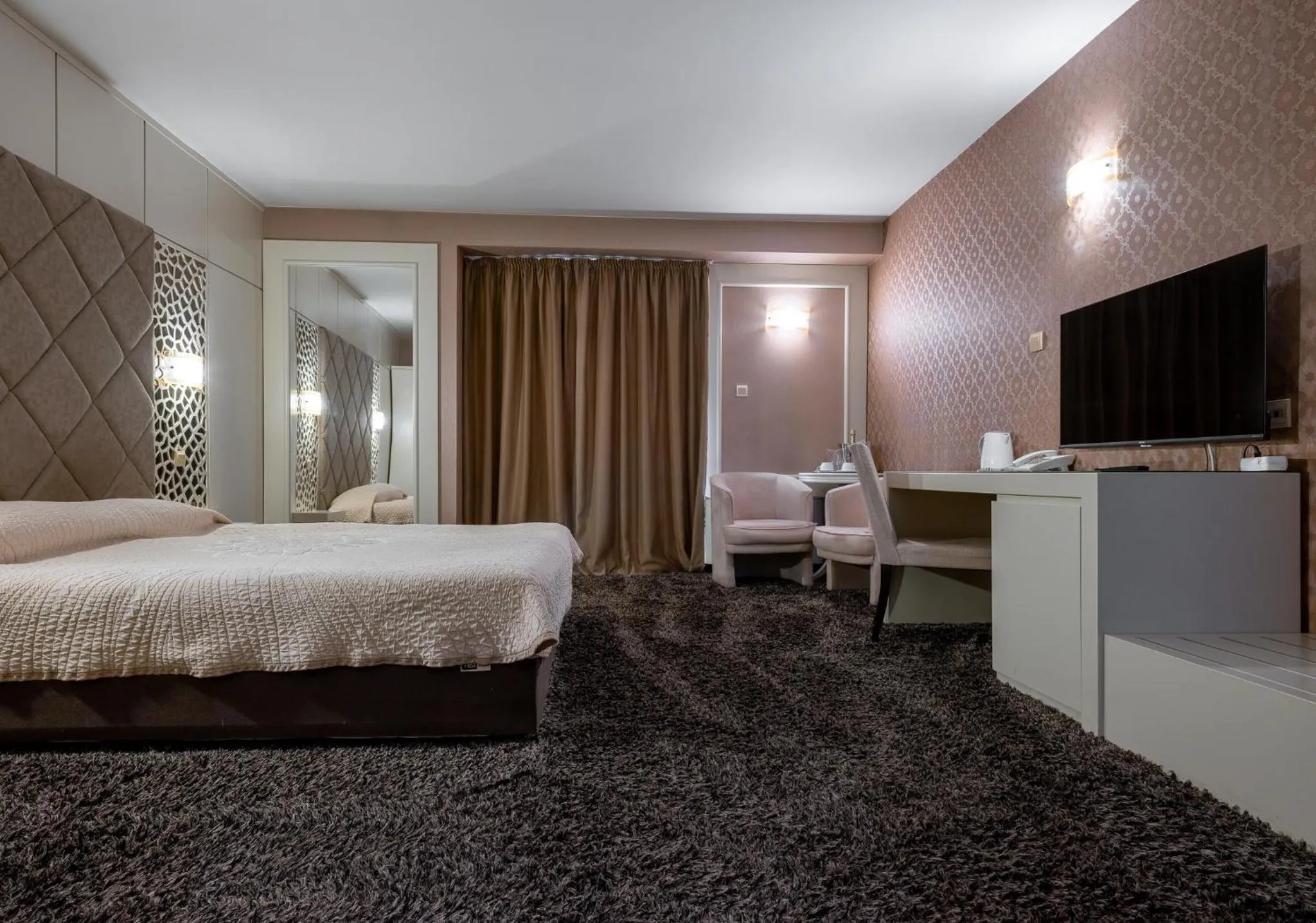 Bed in Hotel Concorde