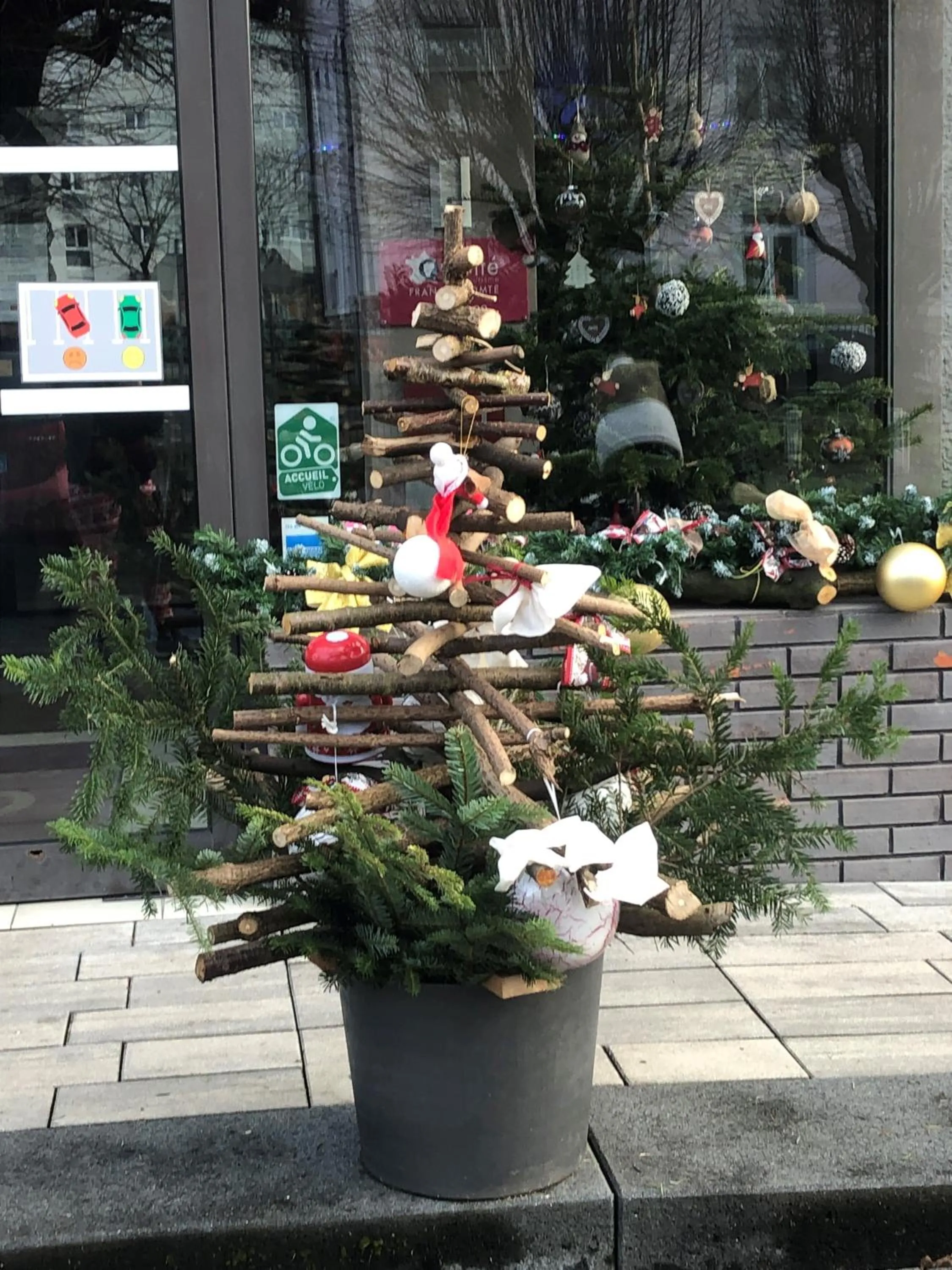 Decorative detail in Les Tilleuls Montbeliard Sud Audincourt