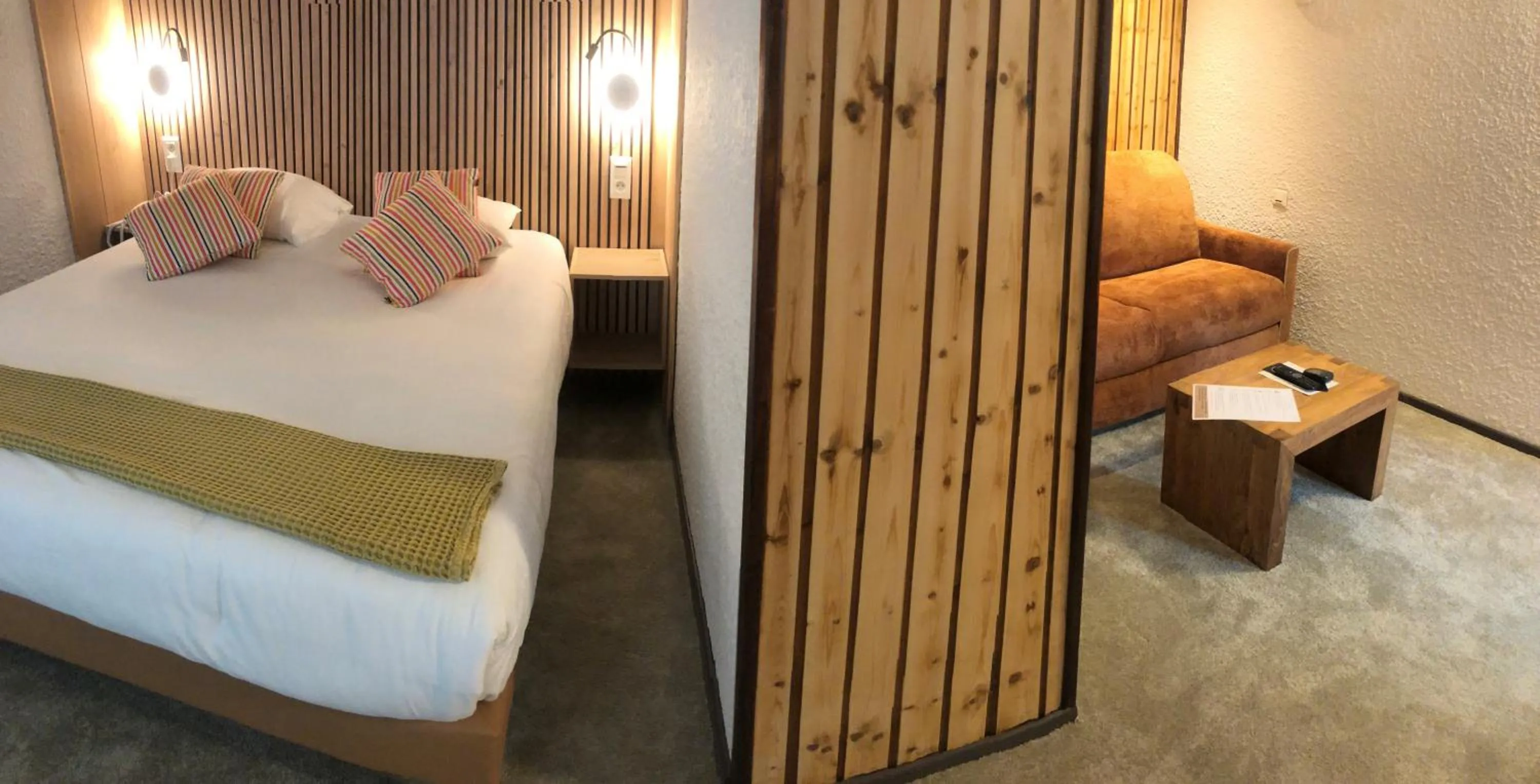 Photo of the whole room, Bed in Les Tilleuls Montbeliard Sud Audincourt