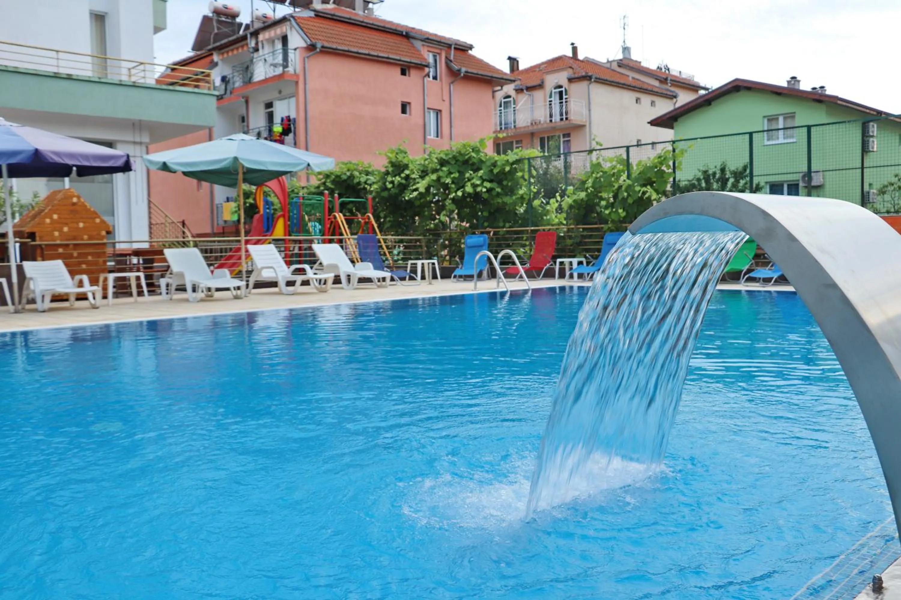 Swimming pool in Hotel Onyx