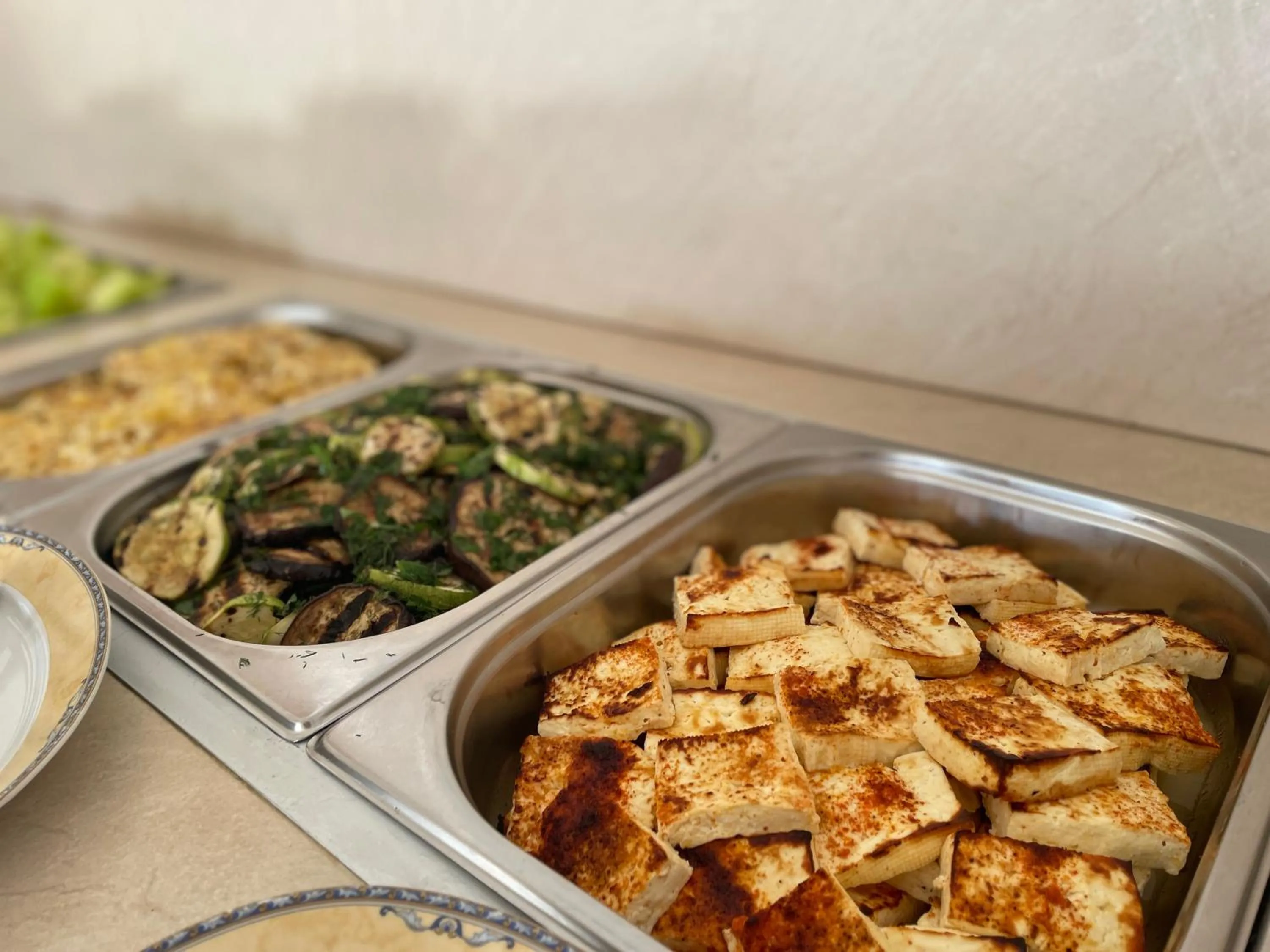 Restaurant/places to eat in Hotel Onyx