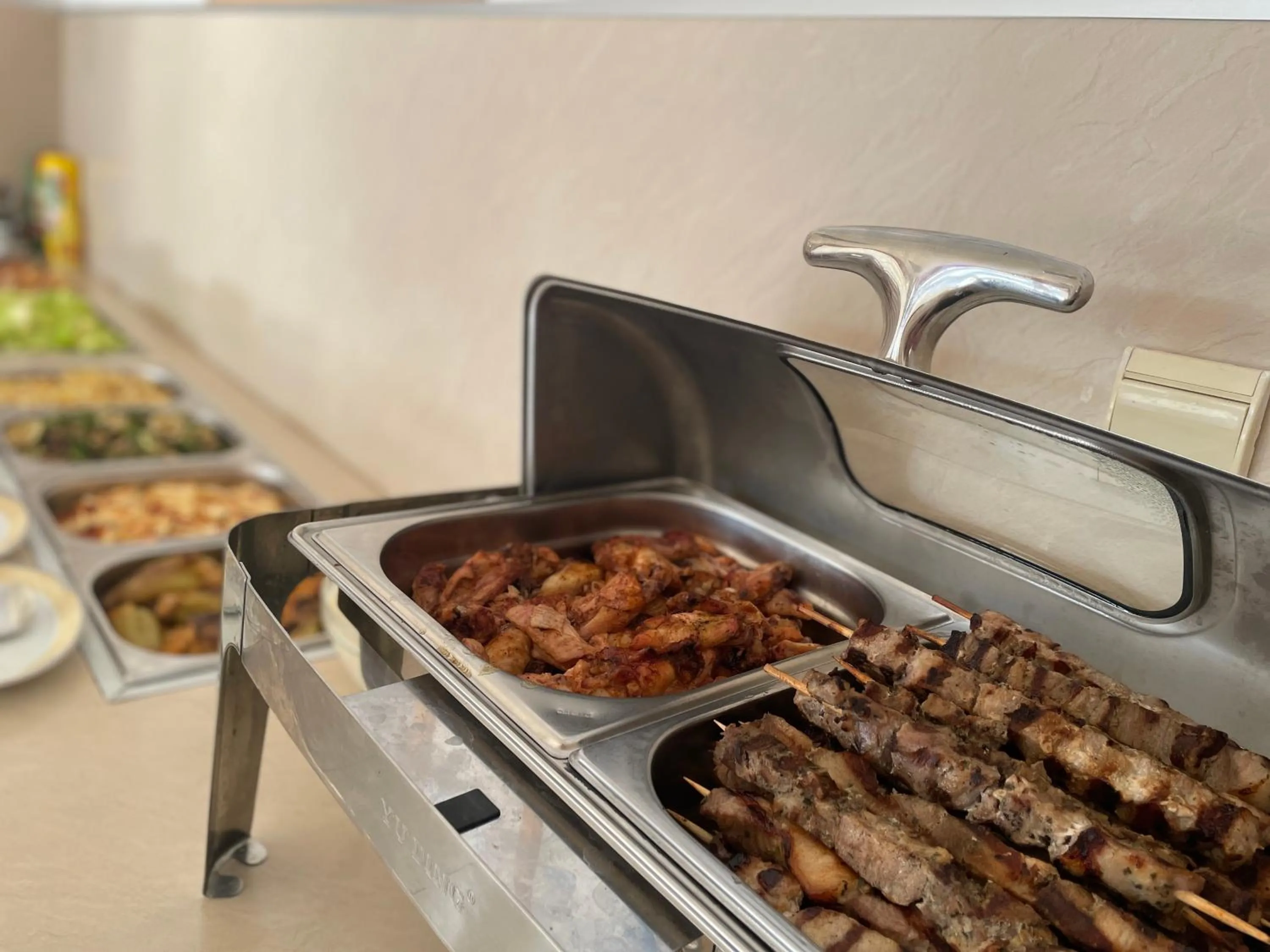 Restaurant/places to eat in Hotel Onyx