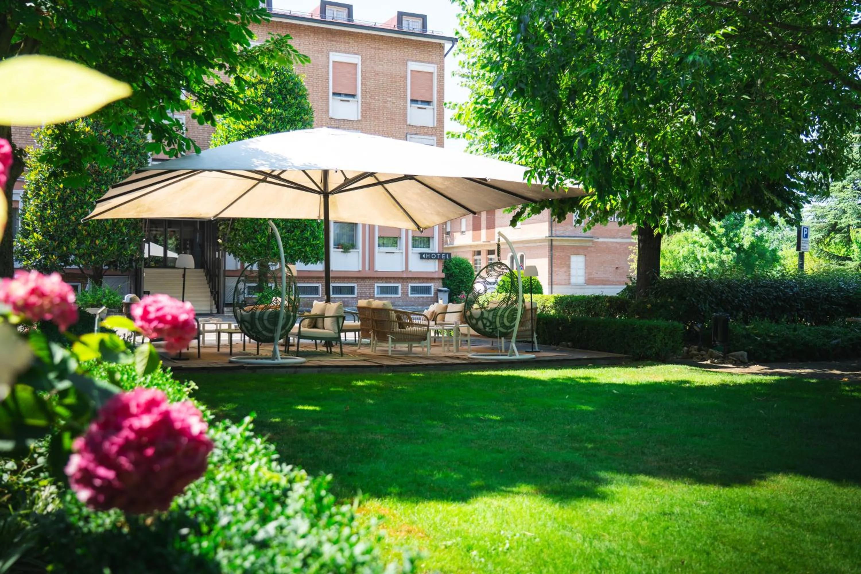 Spring in Hotel Globo