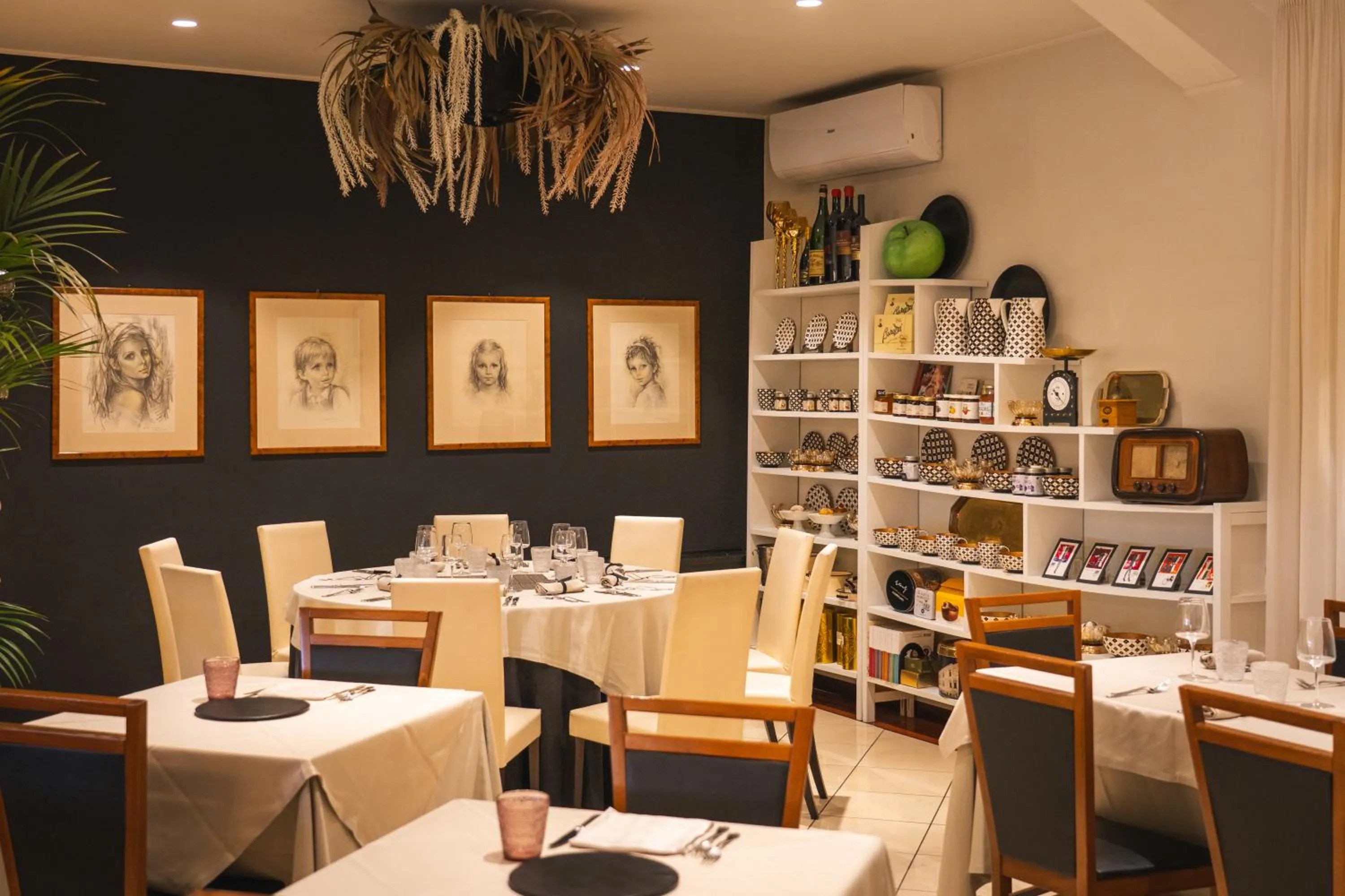 Restaurant/places to eat in Hotel Globo