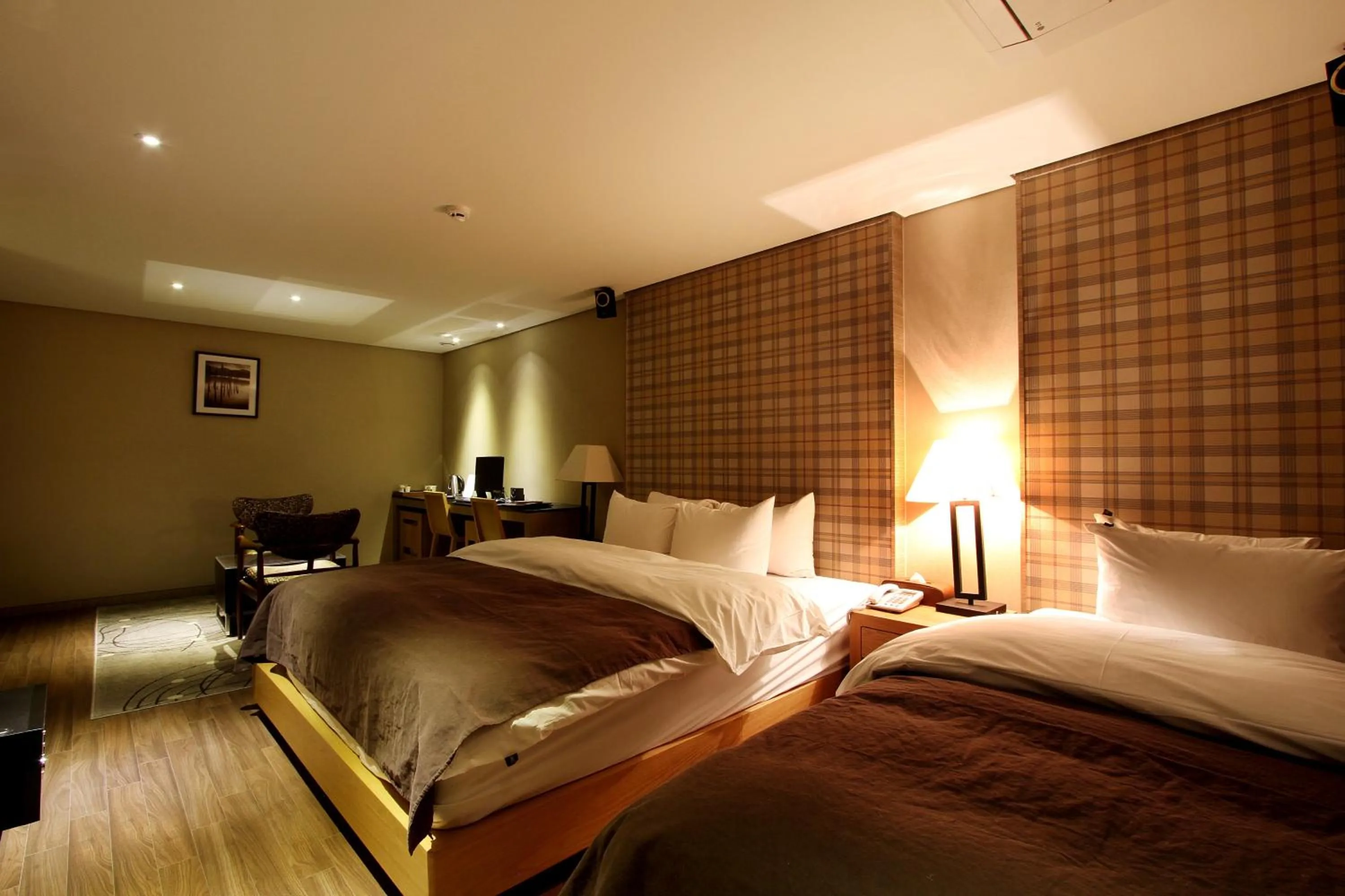 Bed in Uijeongbu Latree Hotel