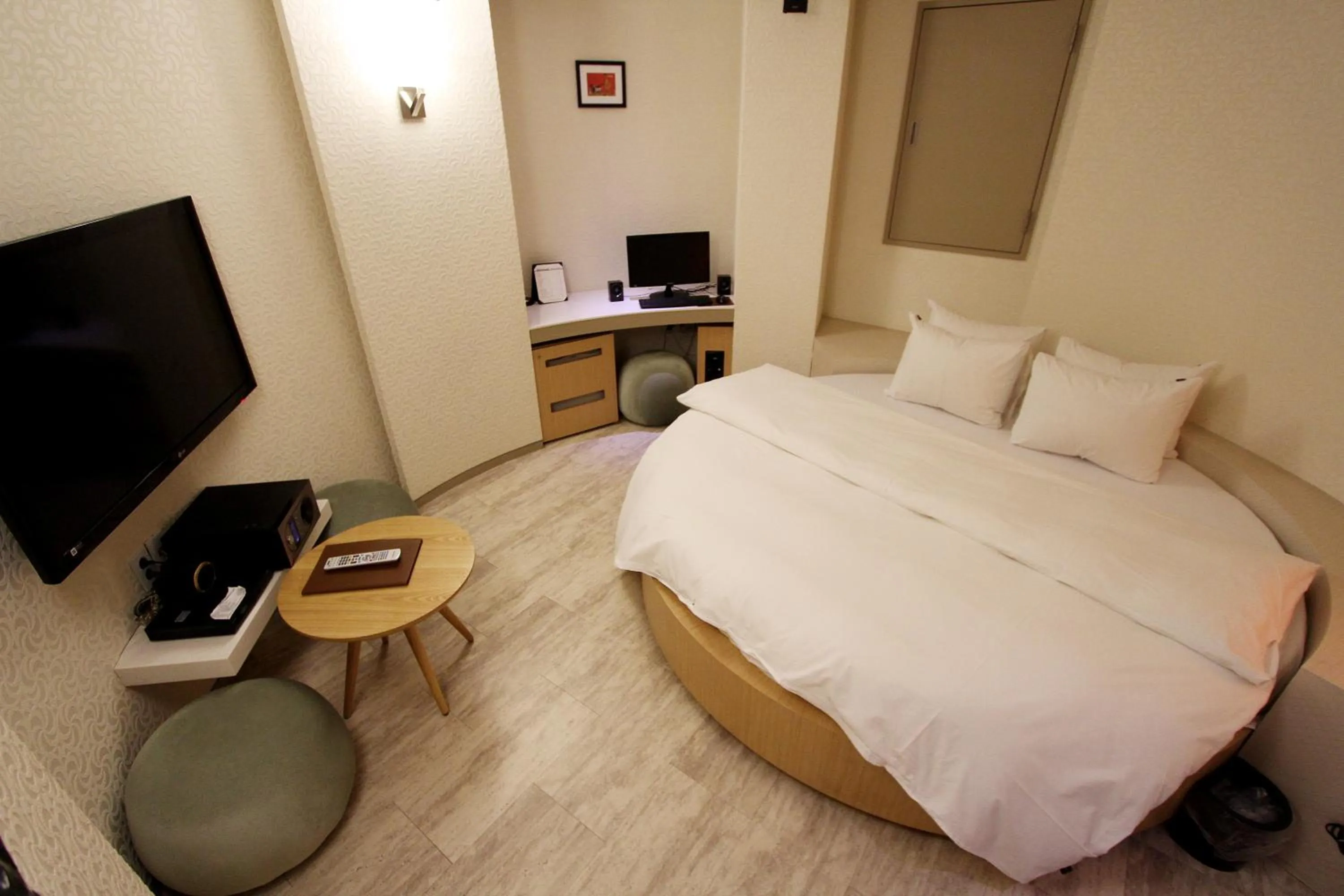 Bed in Uijeongbu Latree Hotel