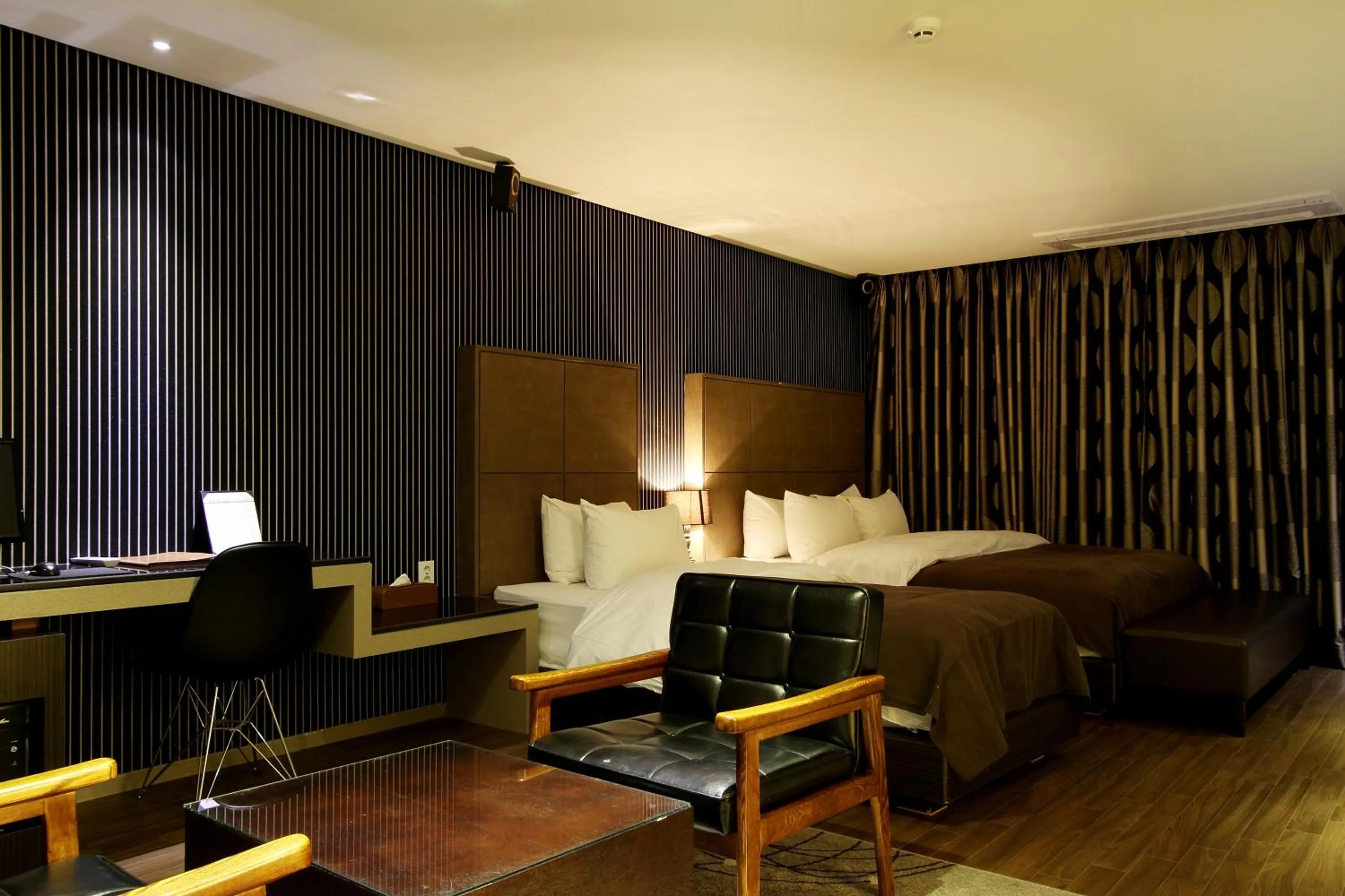 Bed in Uijeongbu Latree Hotel