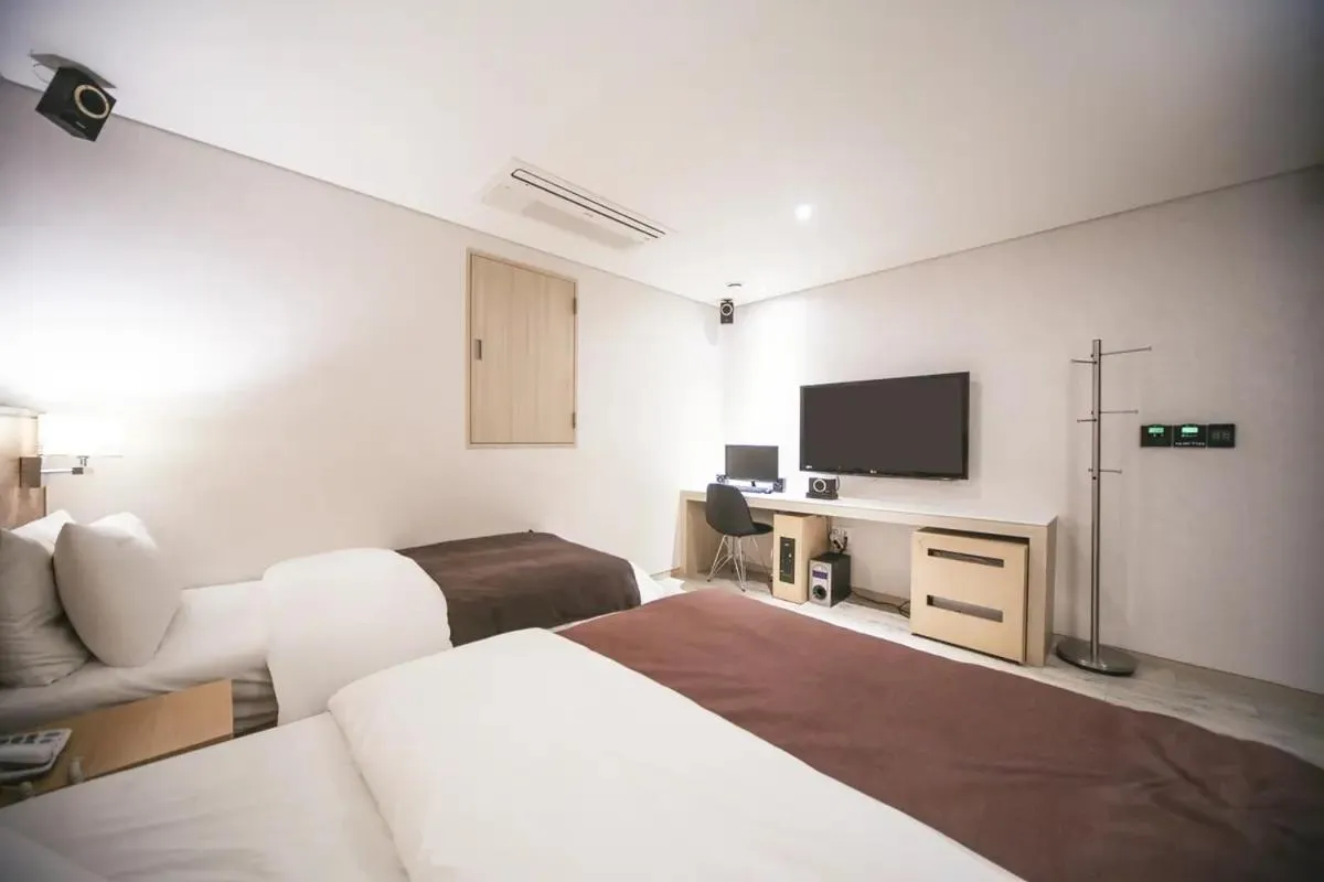 Bed in Uijeongbu Latree Hotel