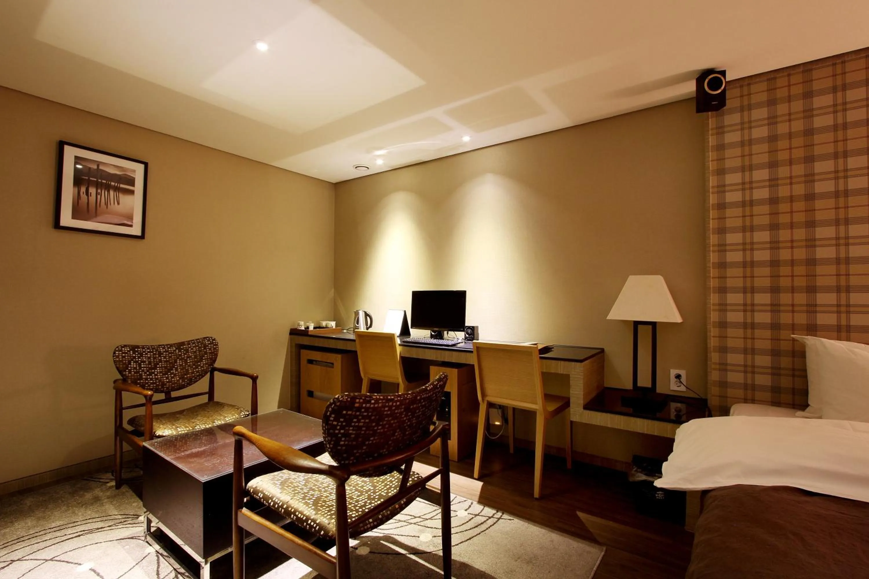 Bed in Uijeongbu Latree Hotel