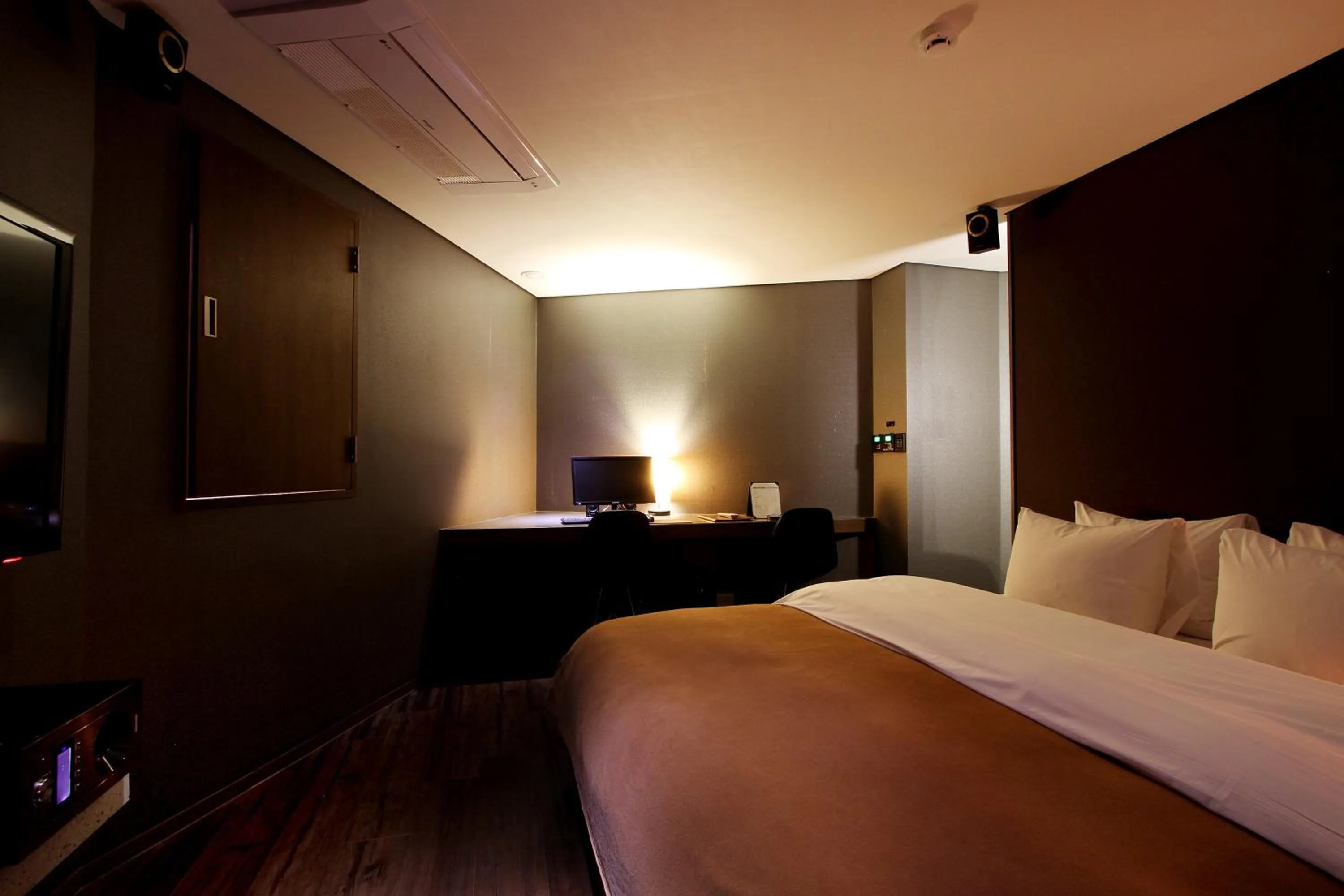 Bed in Uijeongbu Latree Hotel