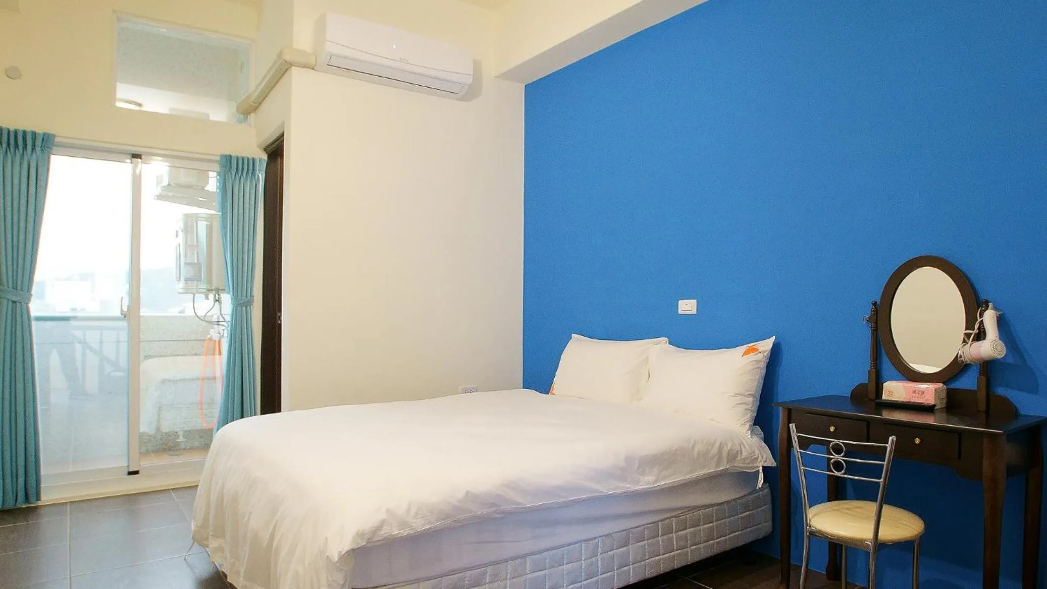 Bedroom, Bed in Trip Village-Sunshine Light Travel