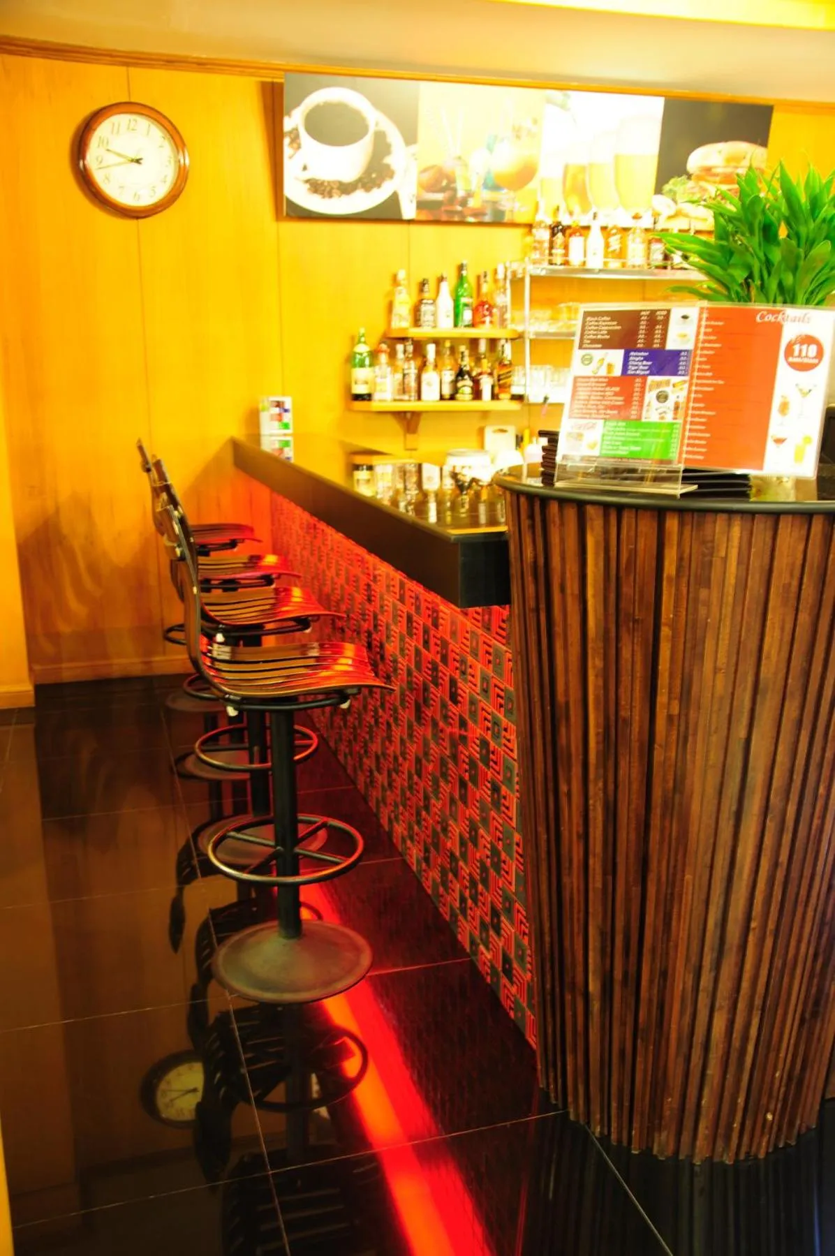 Restaurant/places to eat in Dynasty Inn Pattaya