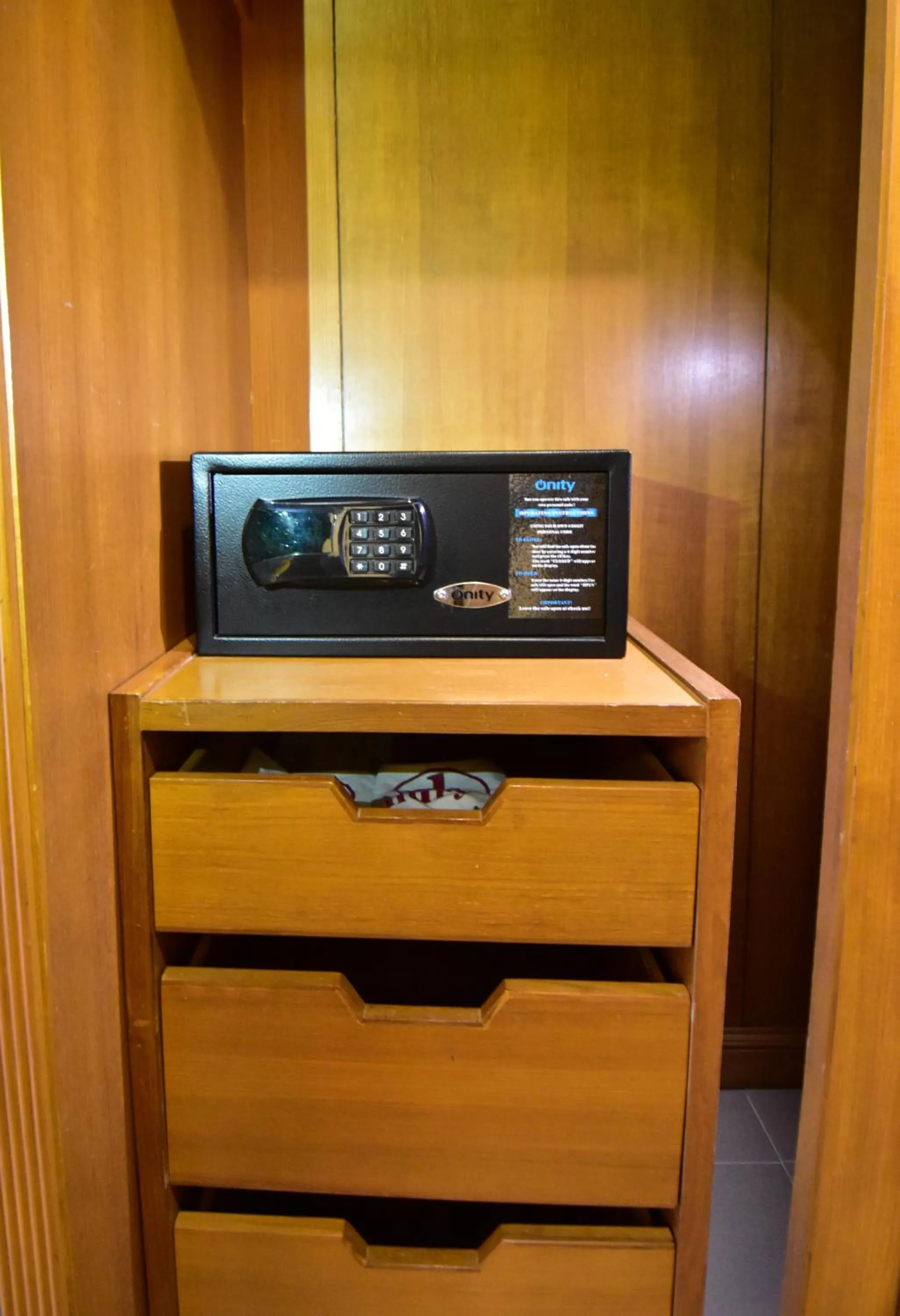 safe in Dynasty Inn Pattaya