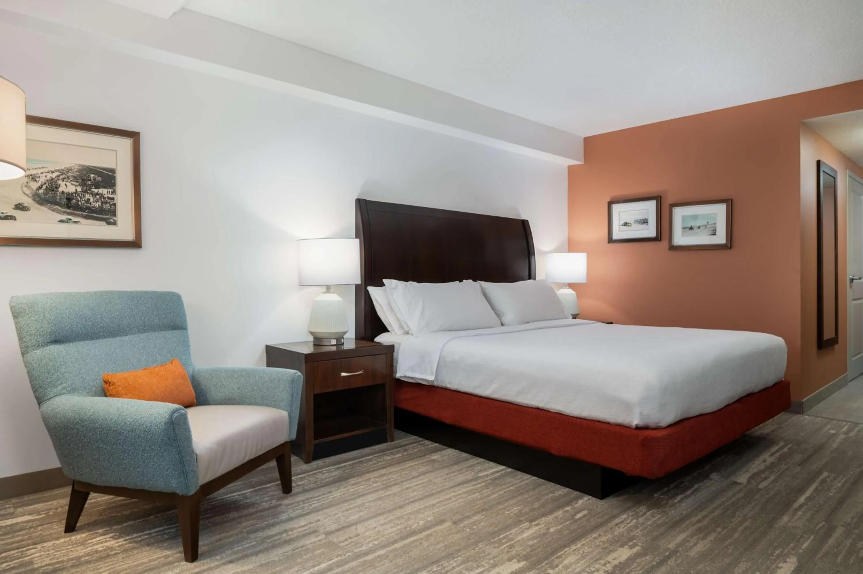 Bed in Hilton Garden Inn Daytona Beach Oceanfront