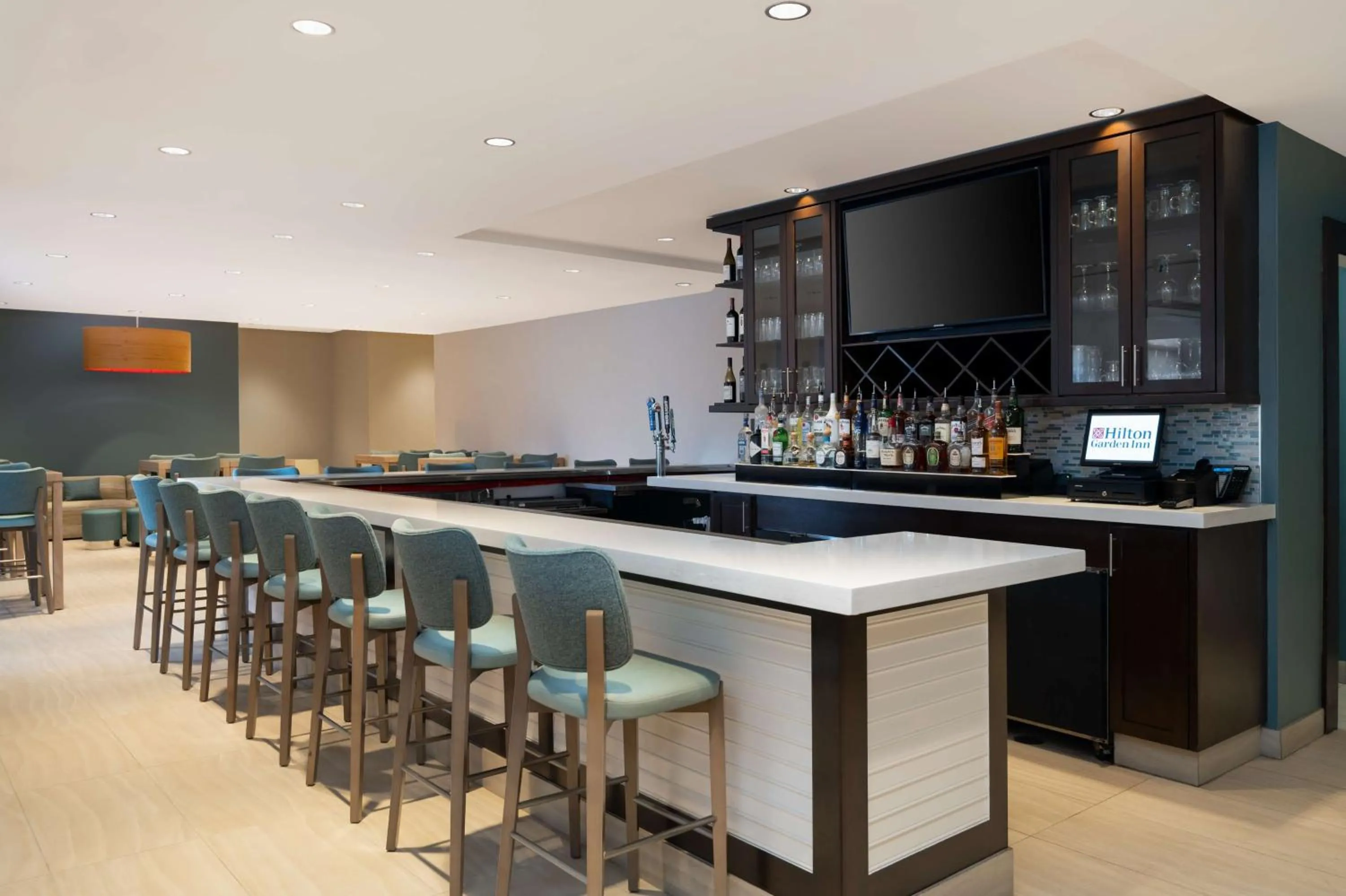 Lounge or bar in Hilton Garden Inn Daytona Beach Oceanfront