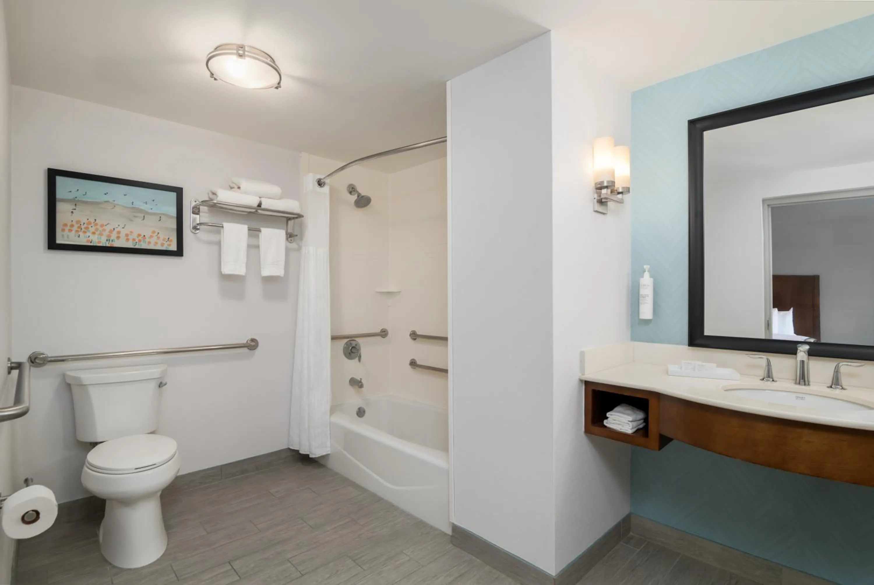 Bath in Hilton Garden Inn Daytona Beach Oceanfront