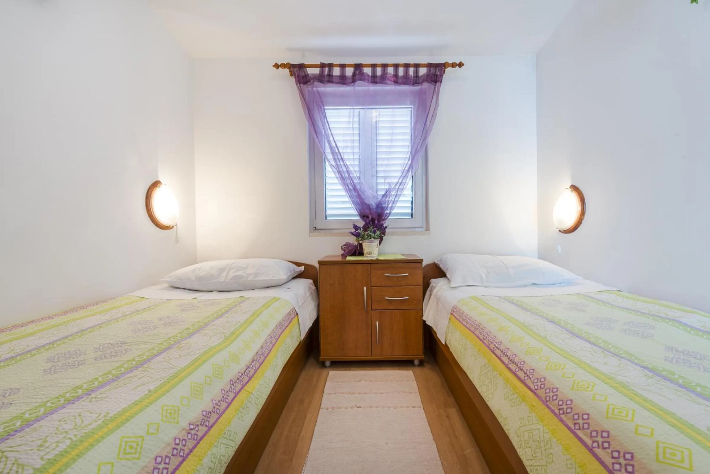 Bedroom, Bed in Kate's Place