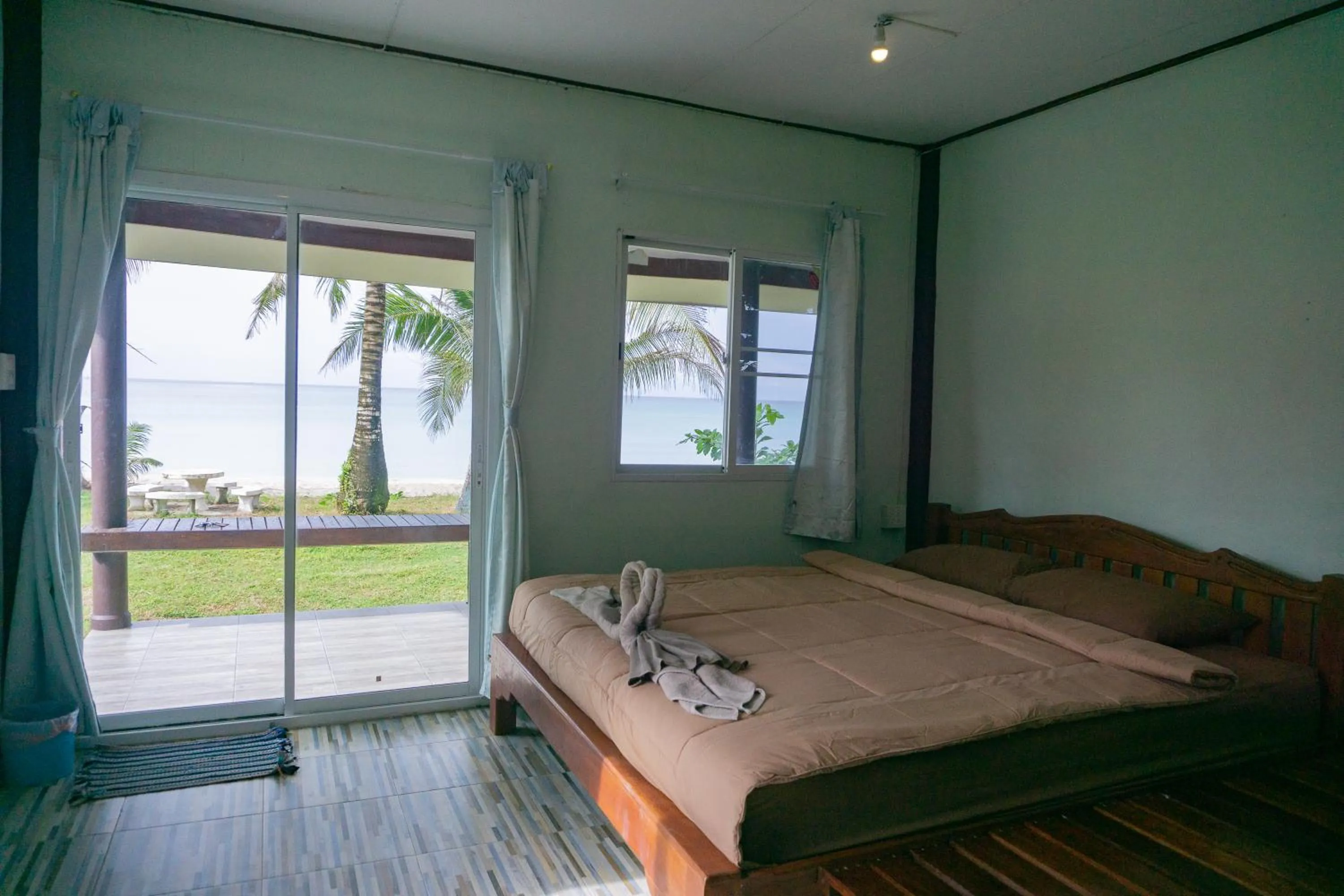 Bed in I-Lay House Koh Kood