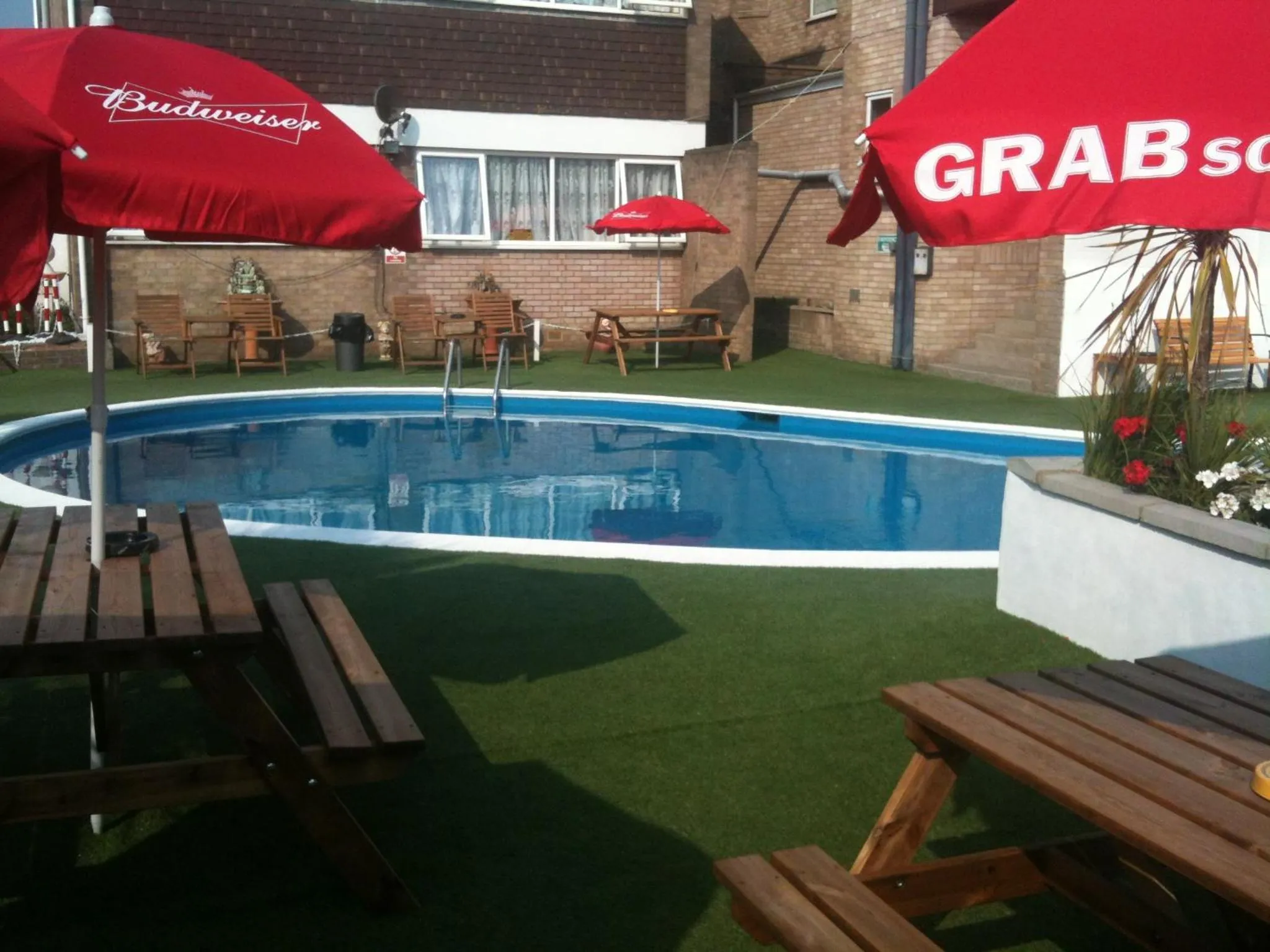 Swimming pool in Hotel Victoria