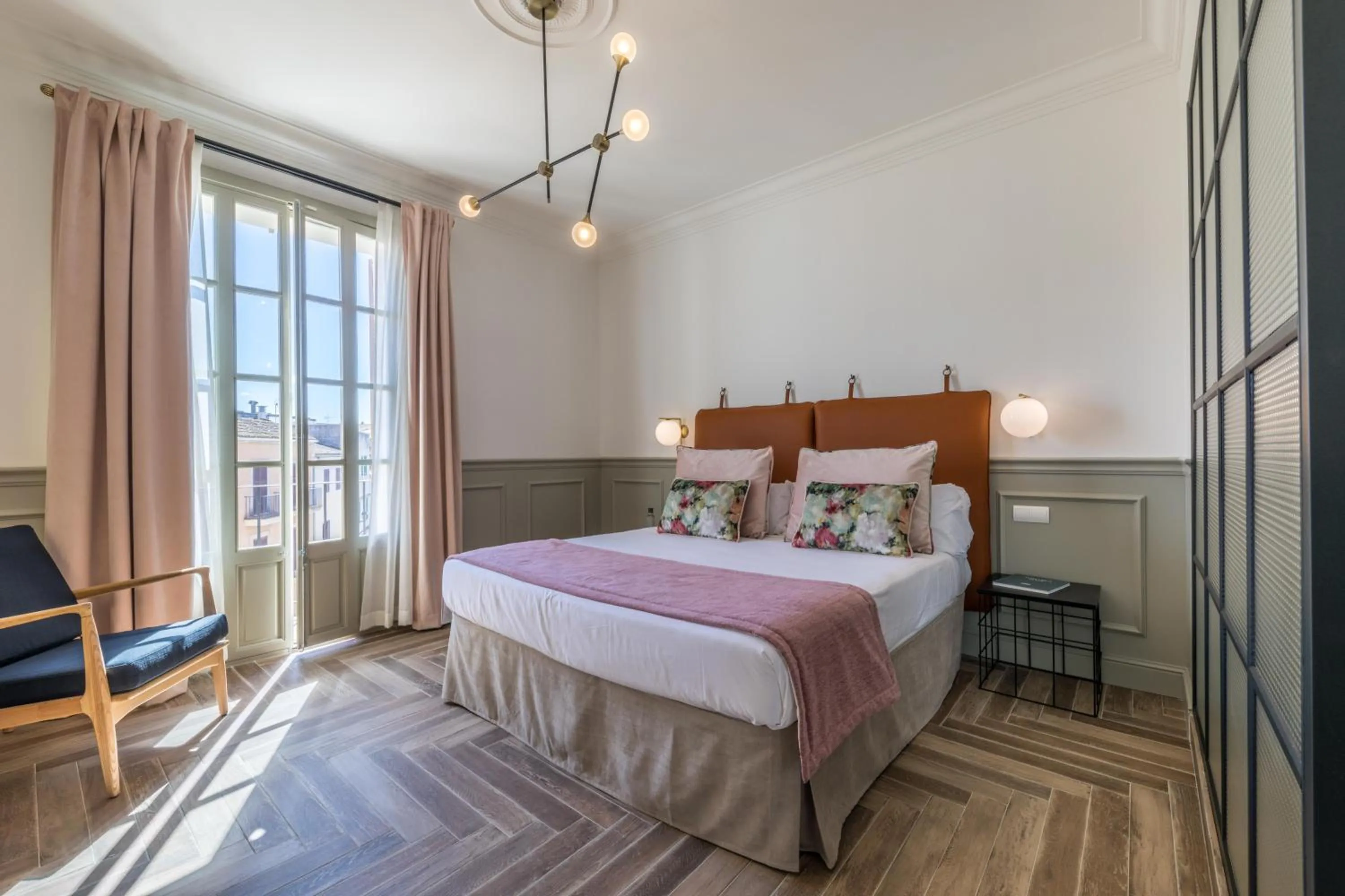 Photo of the whole room, Bed in Can Ribera by Zafiro