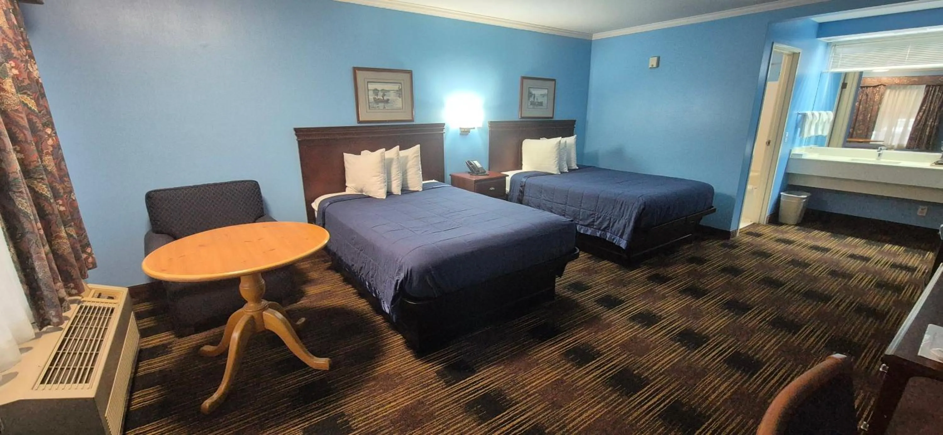 View (from property/room), Bed in Fontana Village Inn