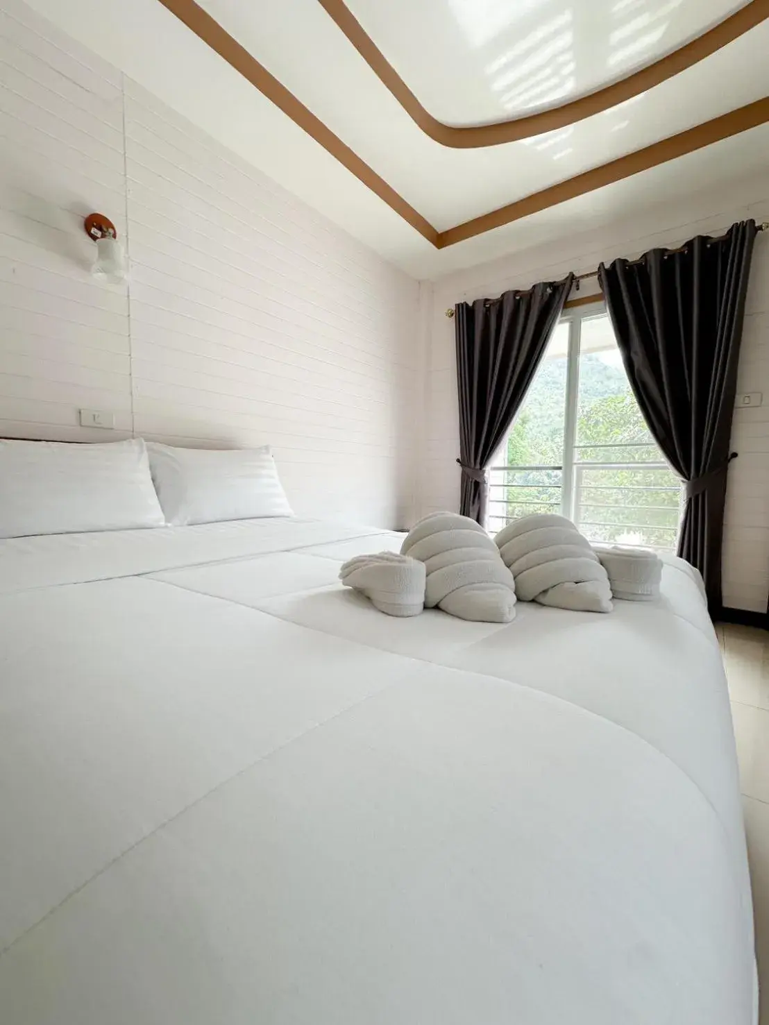 Queen Room with Balcony in ชอว์ งาทอง รีสอร์ต Chor Ngar Thong Erawan Kanchanaburi Queen Room with Balcony in ชอว์ งาทอง รีสอร์ต Chor Ngar Thong Erawan Kanchanaburi
