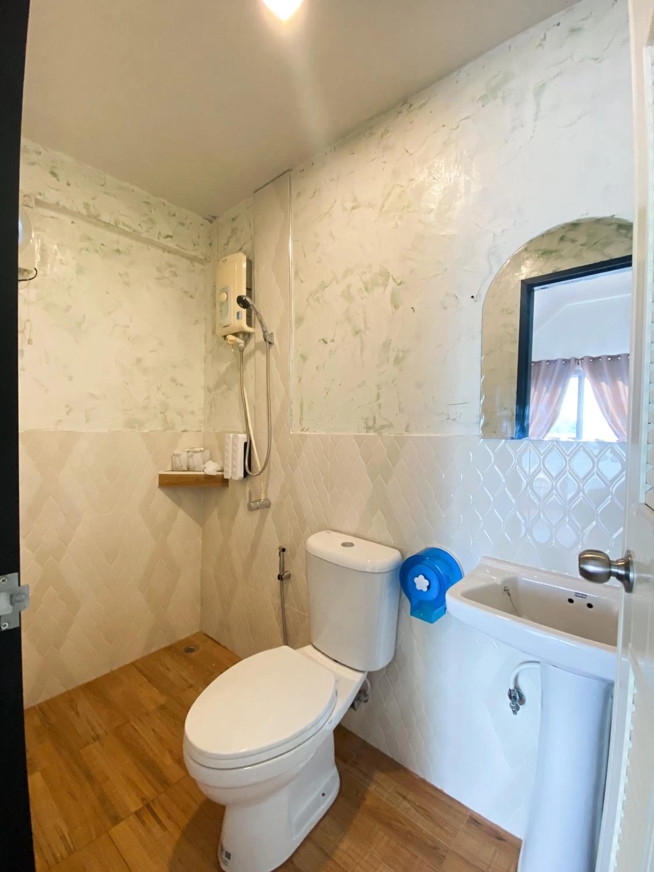 ชอว์ งาทอง รีสอร์ต Chor Ngar Thong Erawan Kanchanaburi