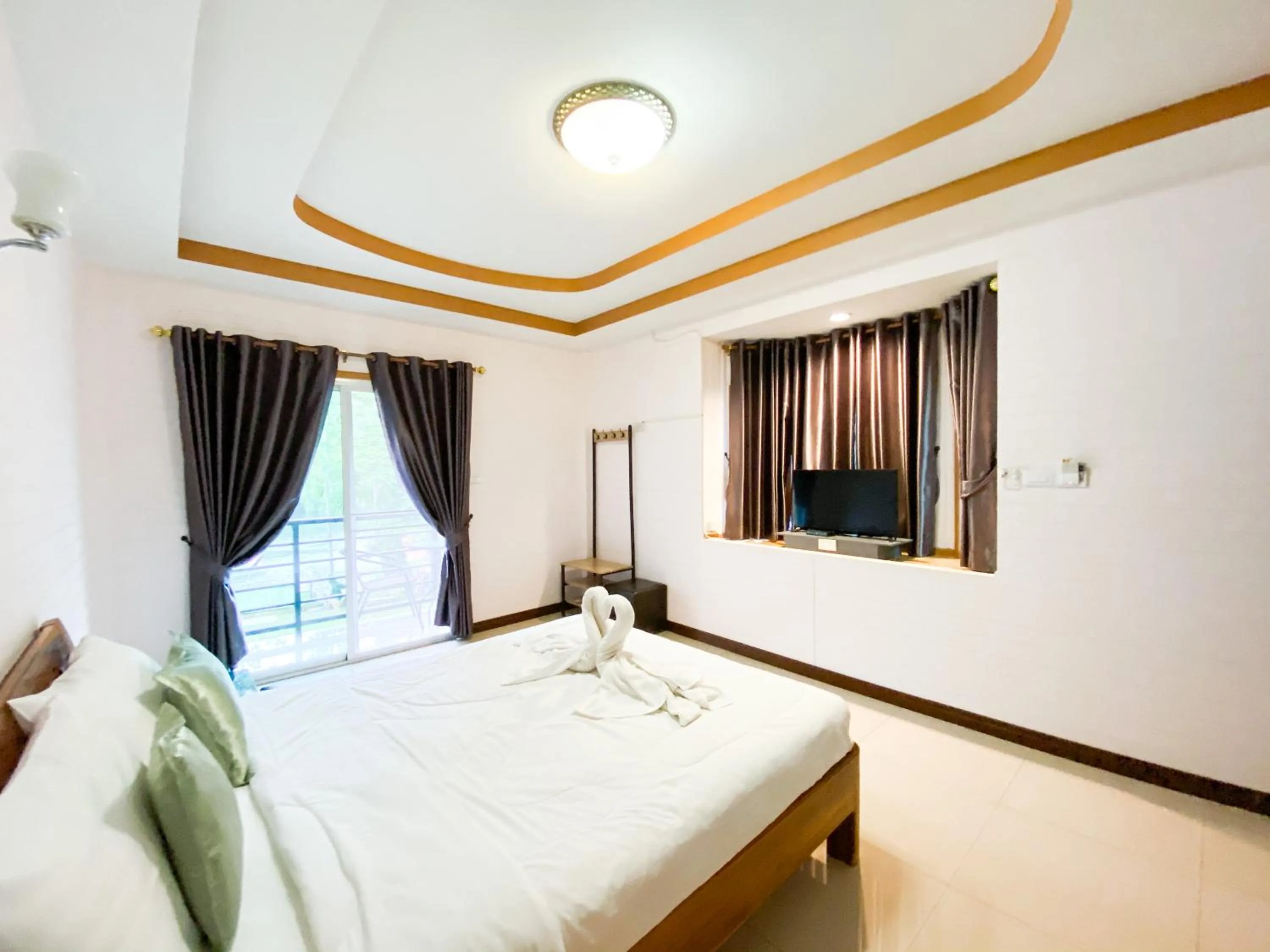 Bed in ชอว์ งาทอง รีสอร์ต Chor Ngar Thong Erawan Kanchanaburi