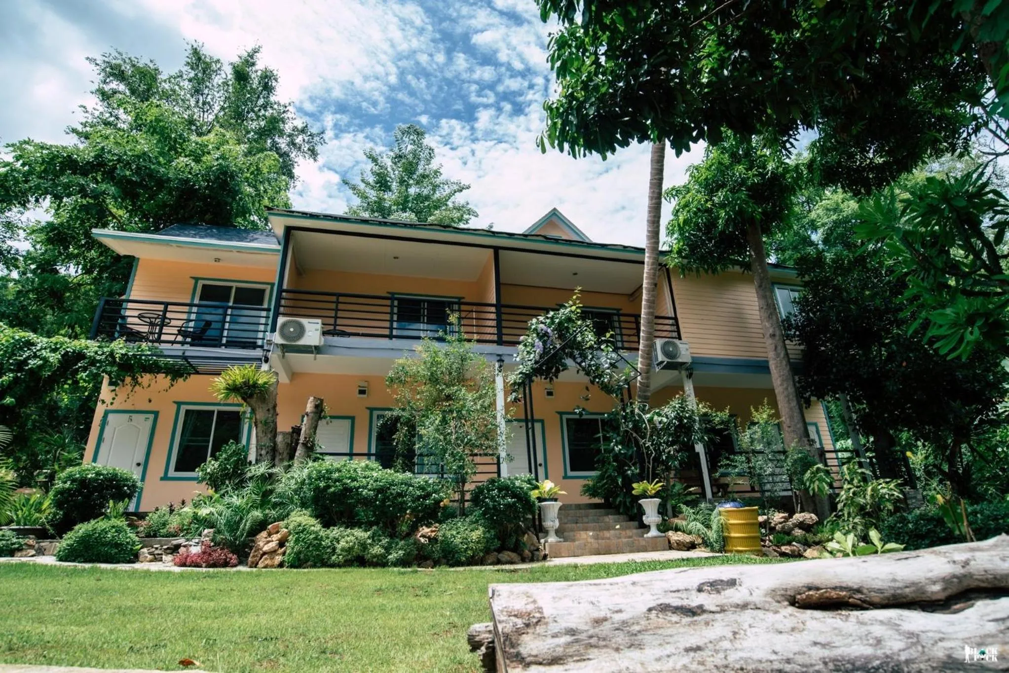 ชอว์ งาทอง รีสอร์ต Chor Ngar Thong Erawan Kanchanaburi