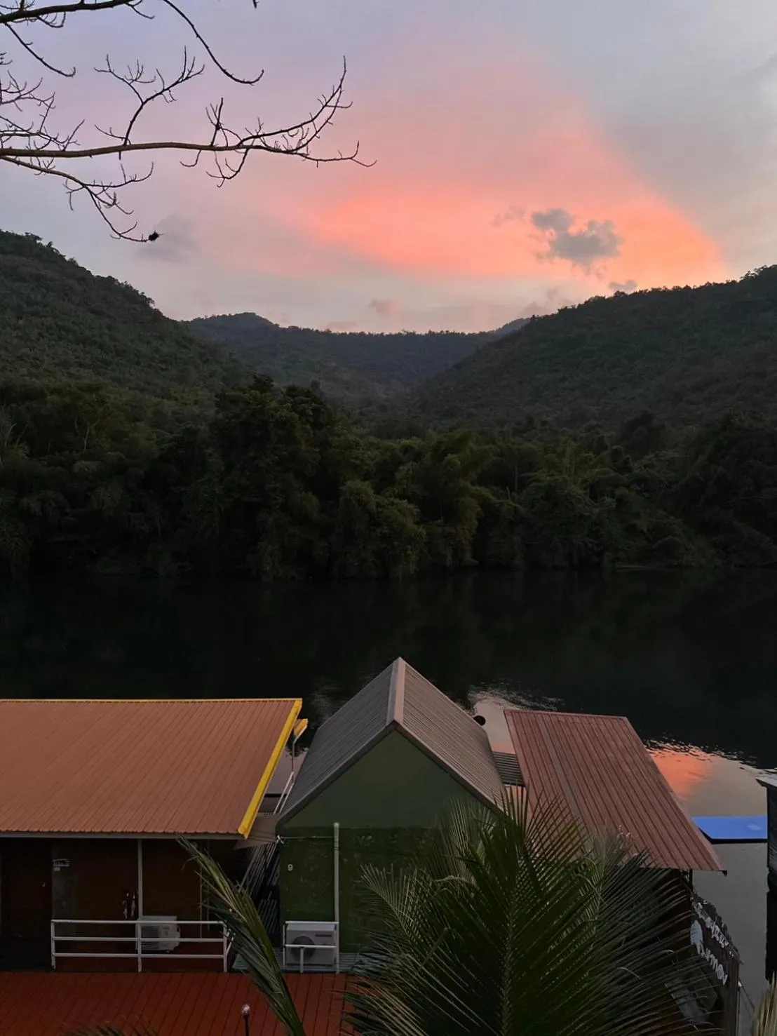 ชอว์ งาทอง รีสอร์ต Chor Ngar Thong Erawan Kanchanaburi