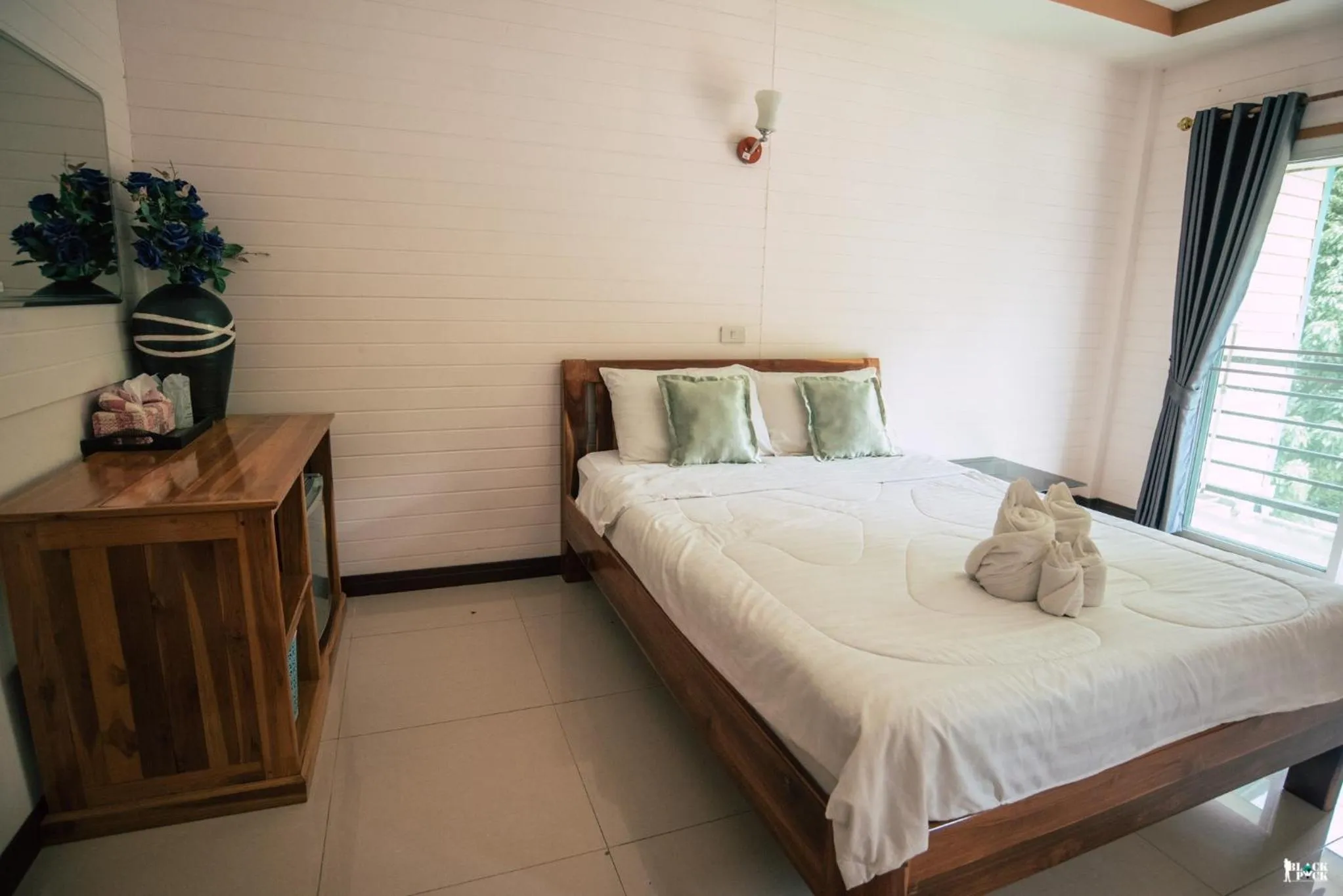 Bed in ชอว์ งาทอง รีสอร์ต Chor Ngar Thong Erawan Kanchanaburi