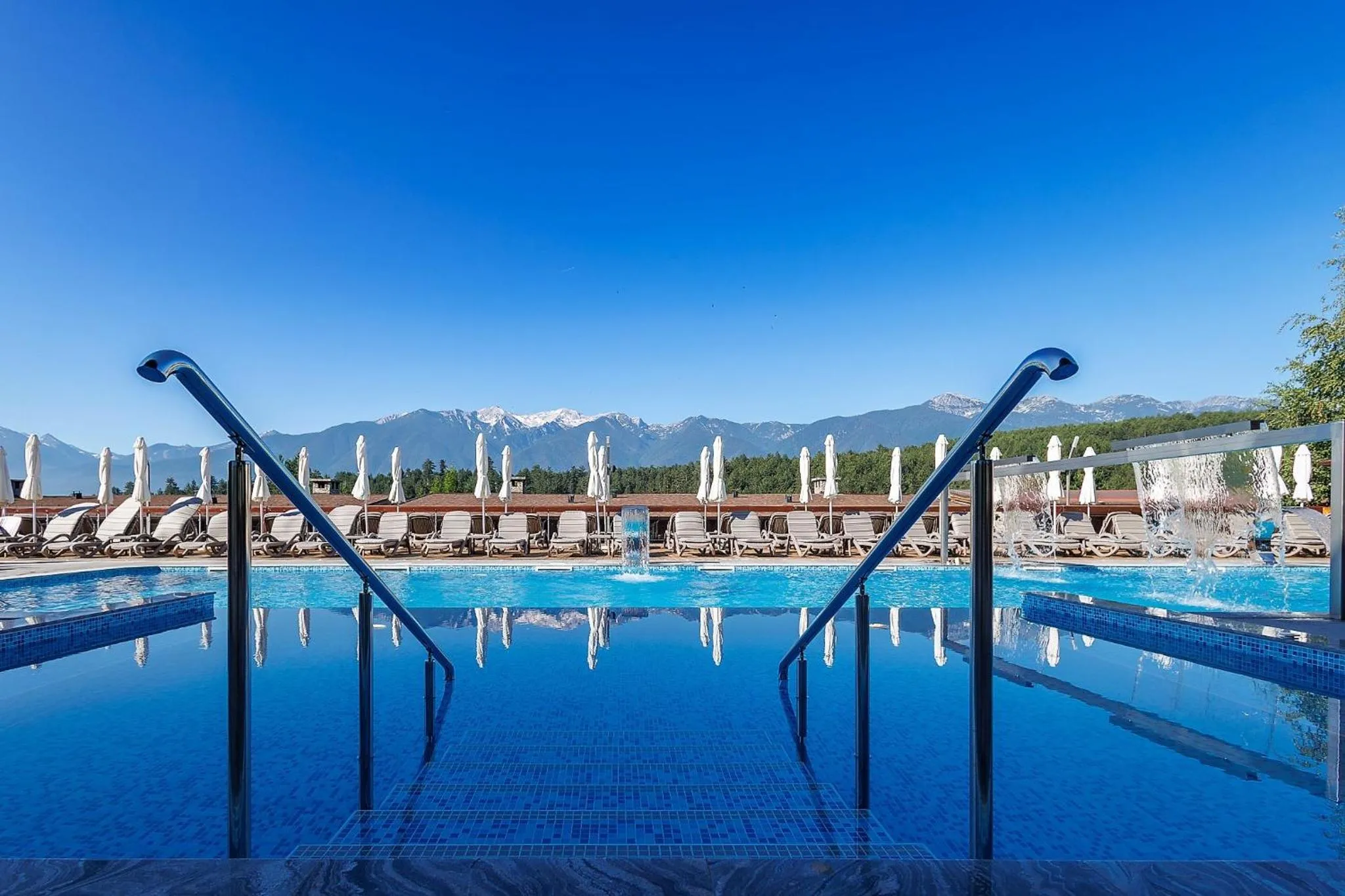 Swimming pool in Katarino SPA Hotel