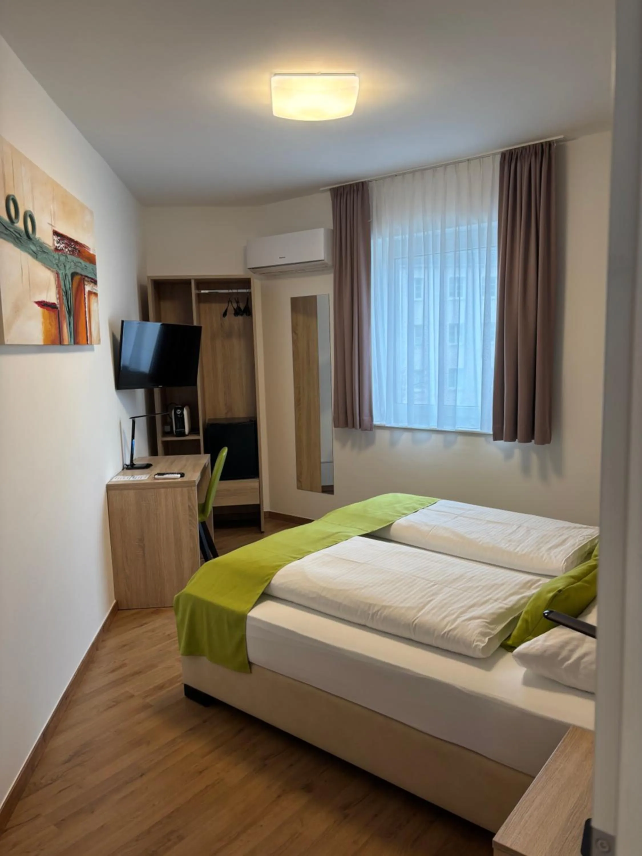 Bedroom, Bed in Hotel Garni Ilys Inn