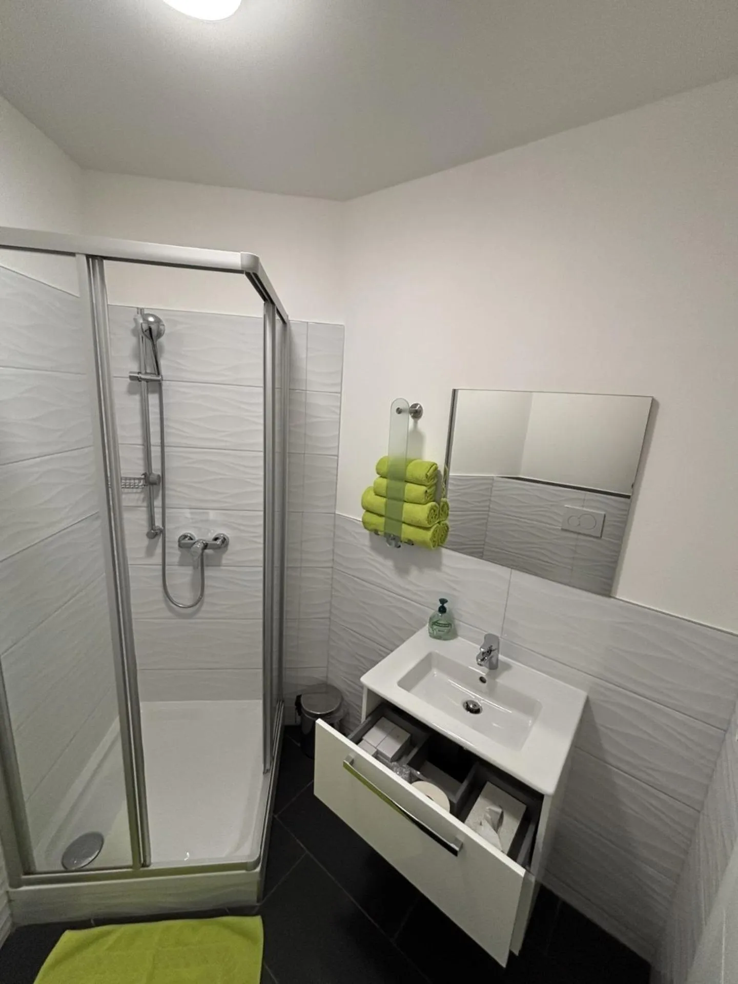 Shower in Hotel Garni Ilys Inn