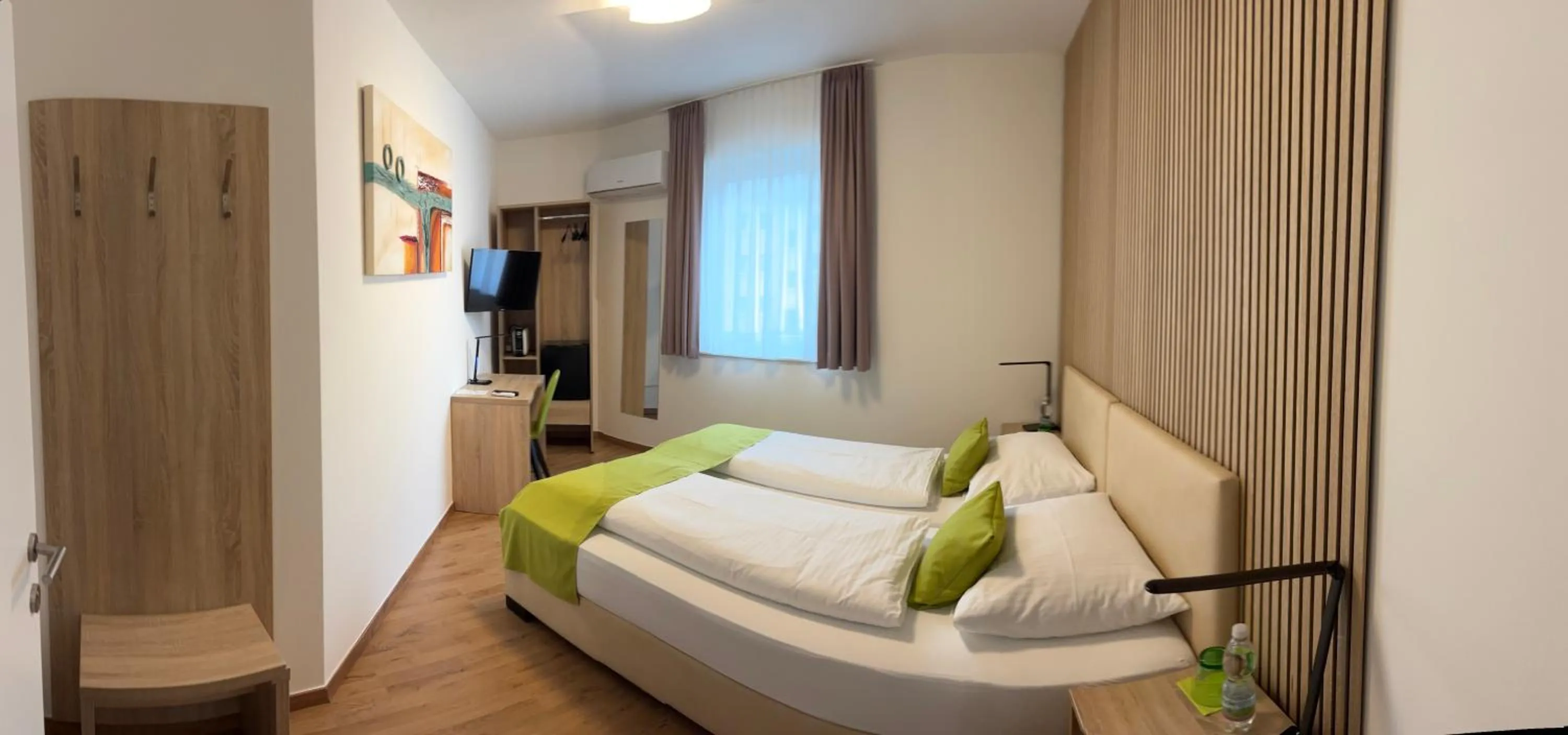 TV and multimedia, Bed in Hotel Garni Ilys Inn