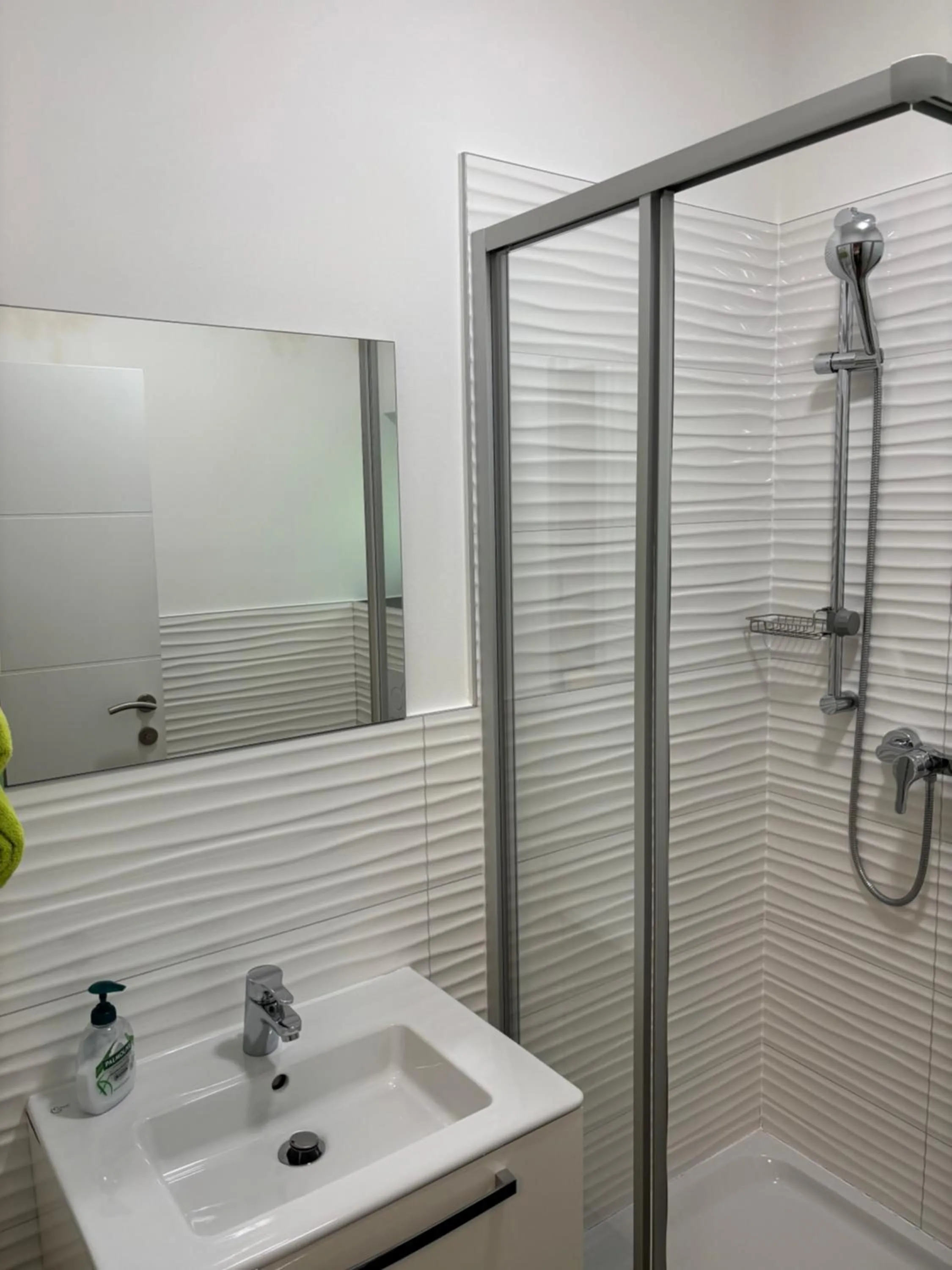 Shower in Hotel Garni Ilys Inn