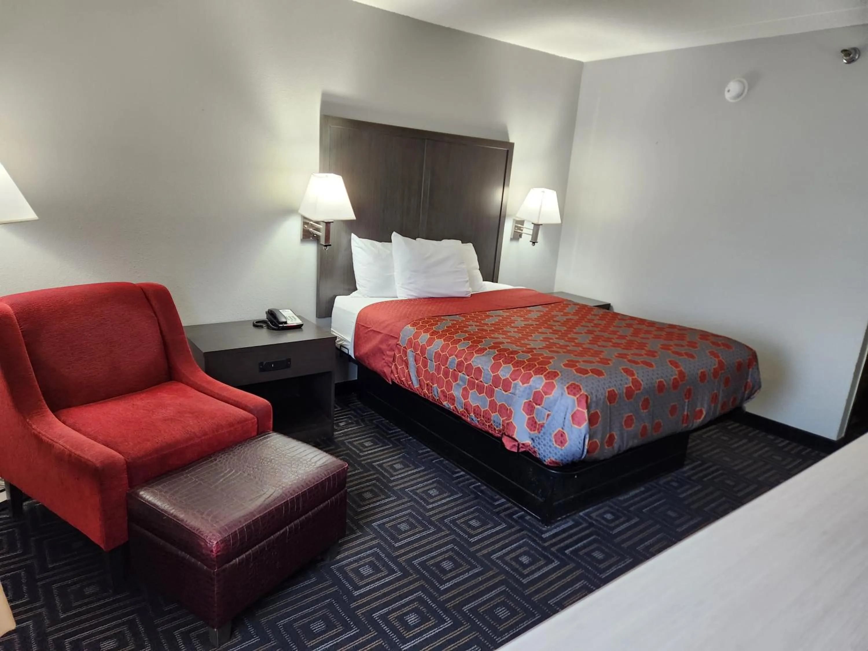 Bed in Twin Cities Inn, Mounds View