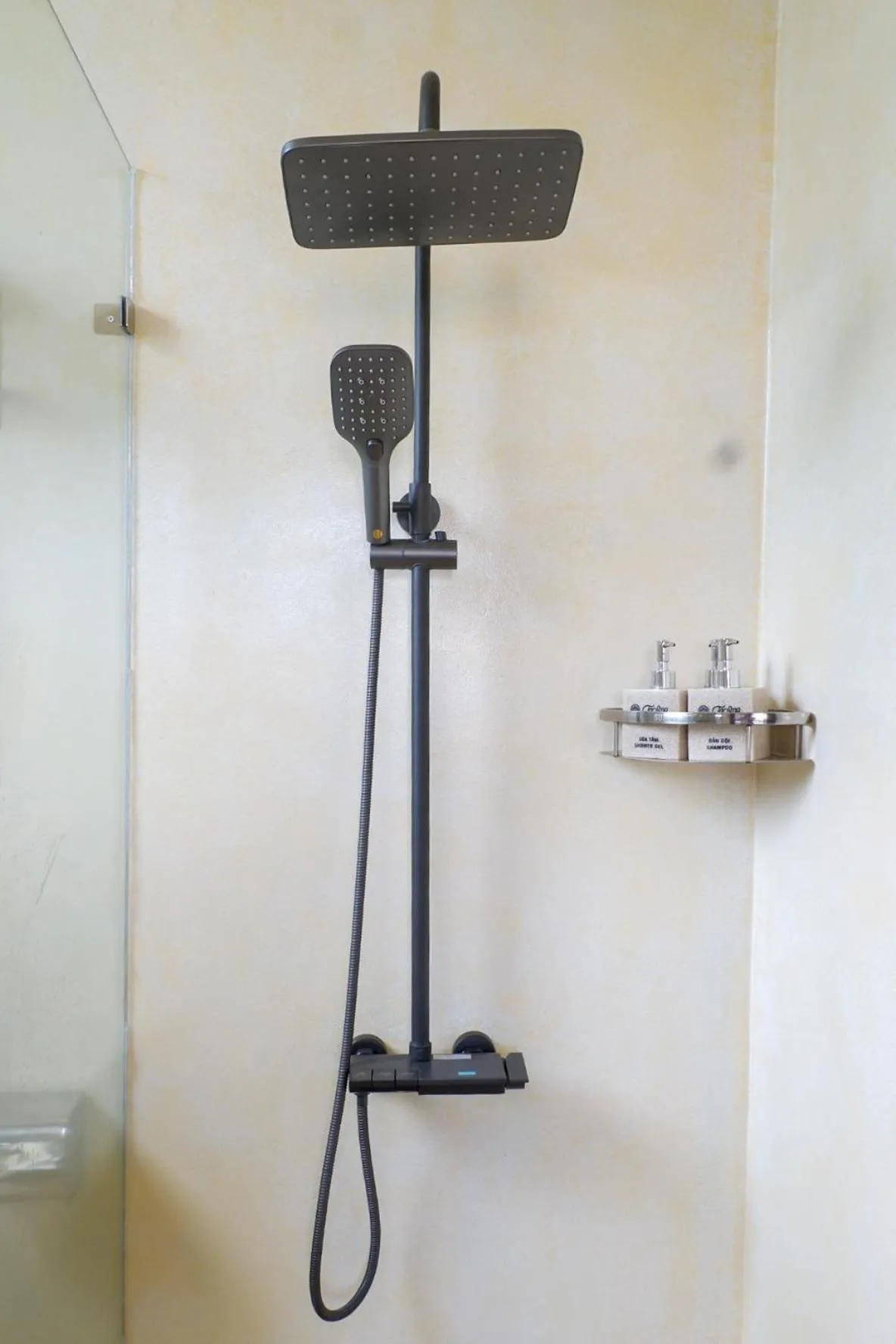 Shower in Tasme Hotel