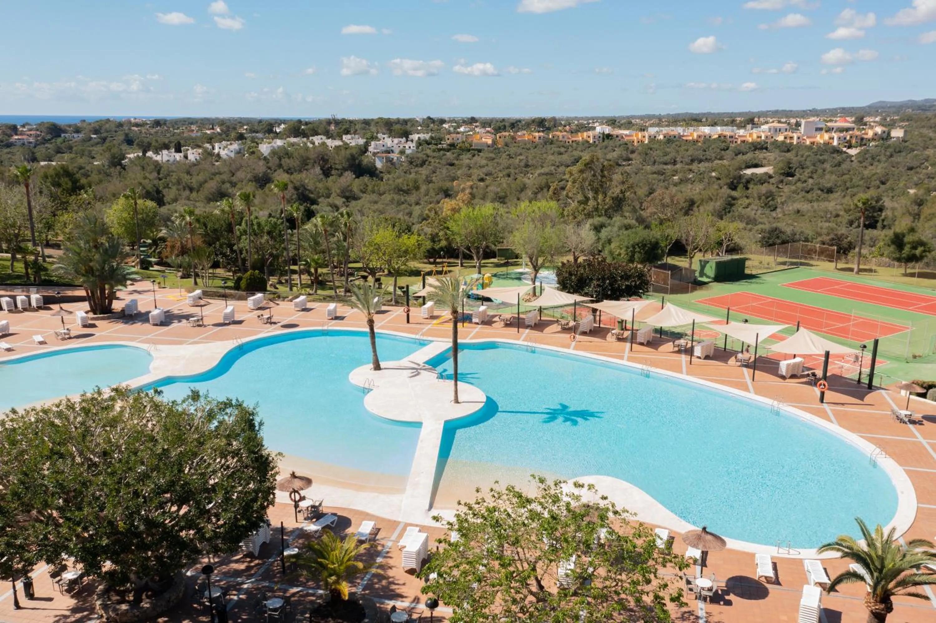 Swimming pool in Hotel Club Cala Romani