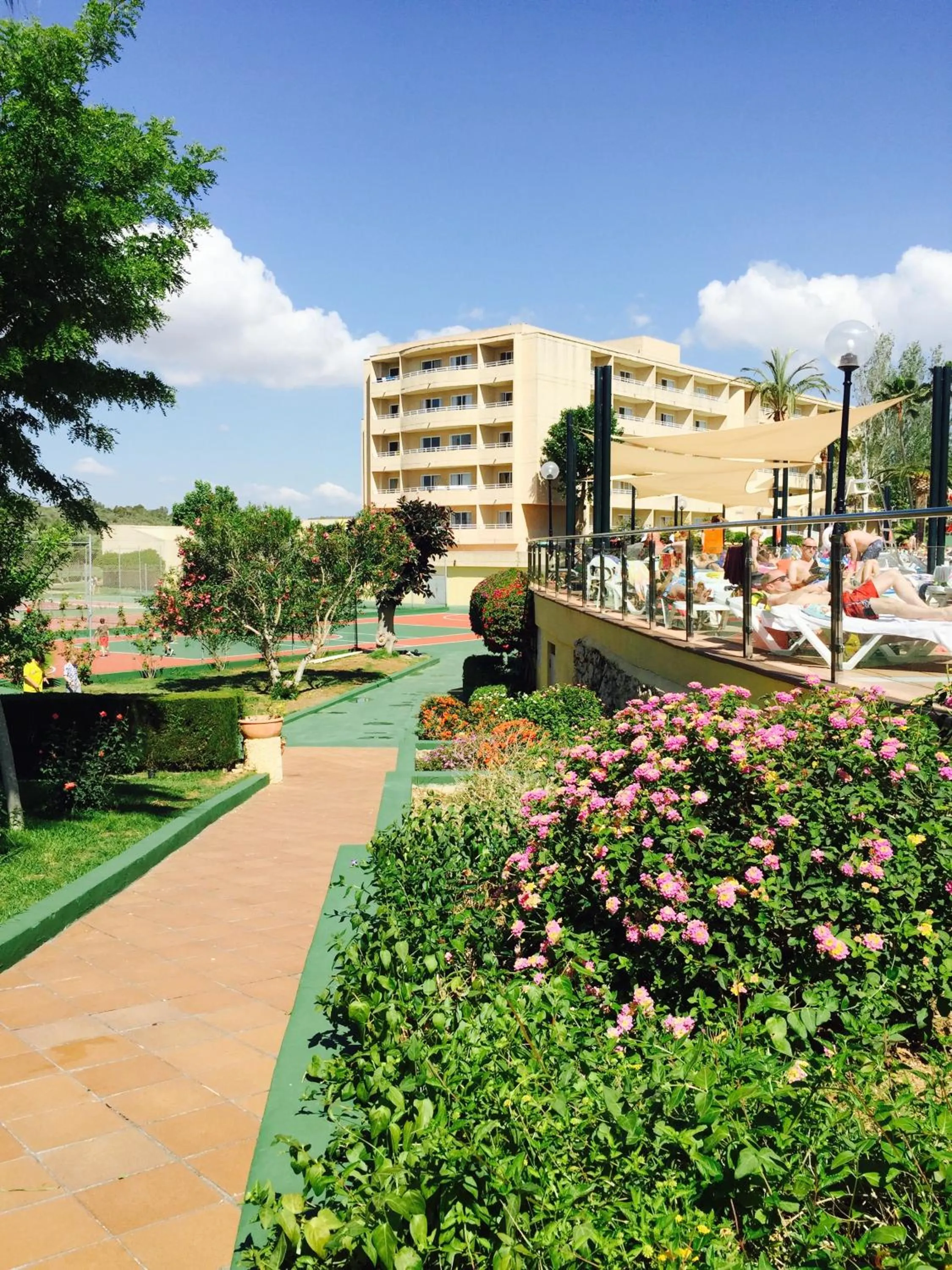 Garden view in Hotel Club Cala Romani