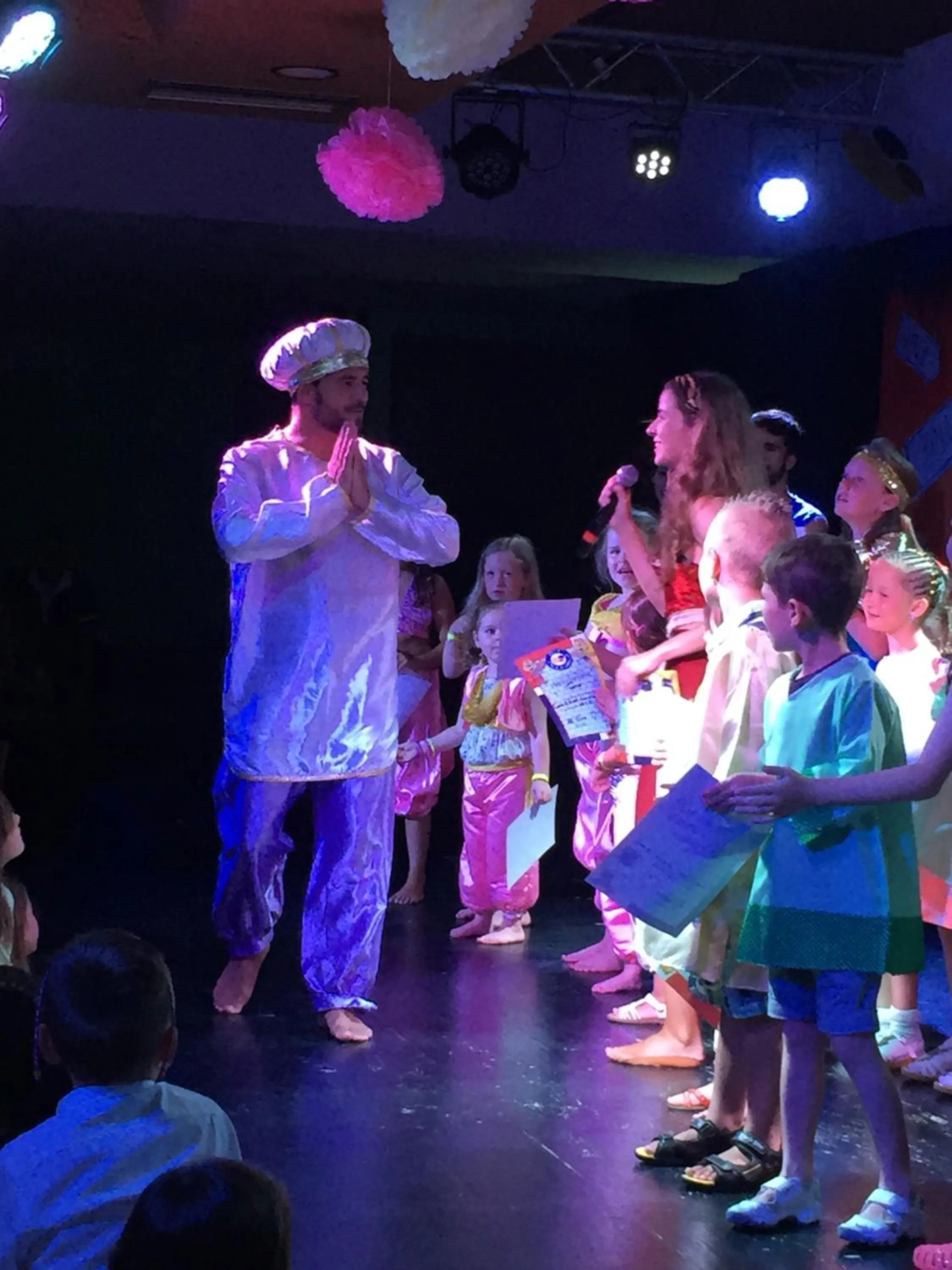 Evening entertainment in Hotel Club Cala Romani